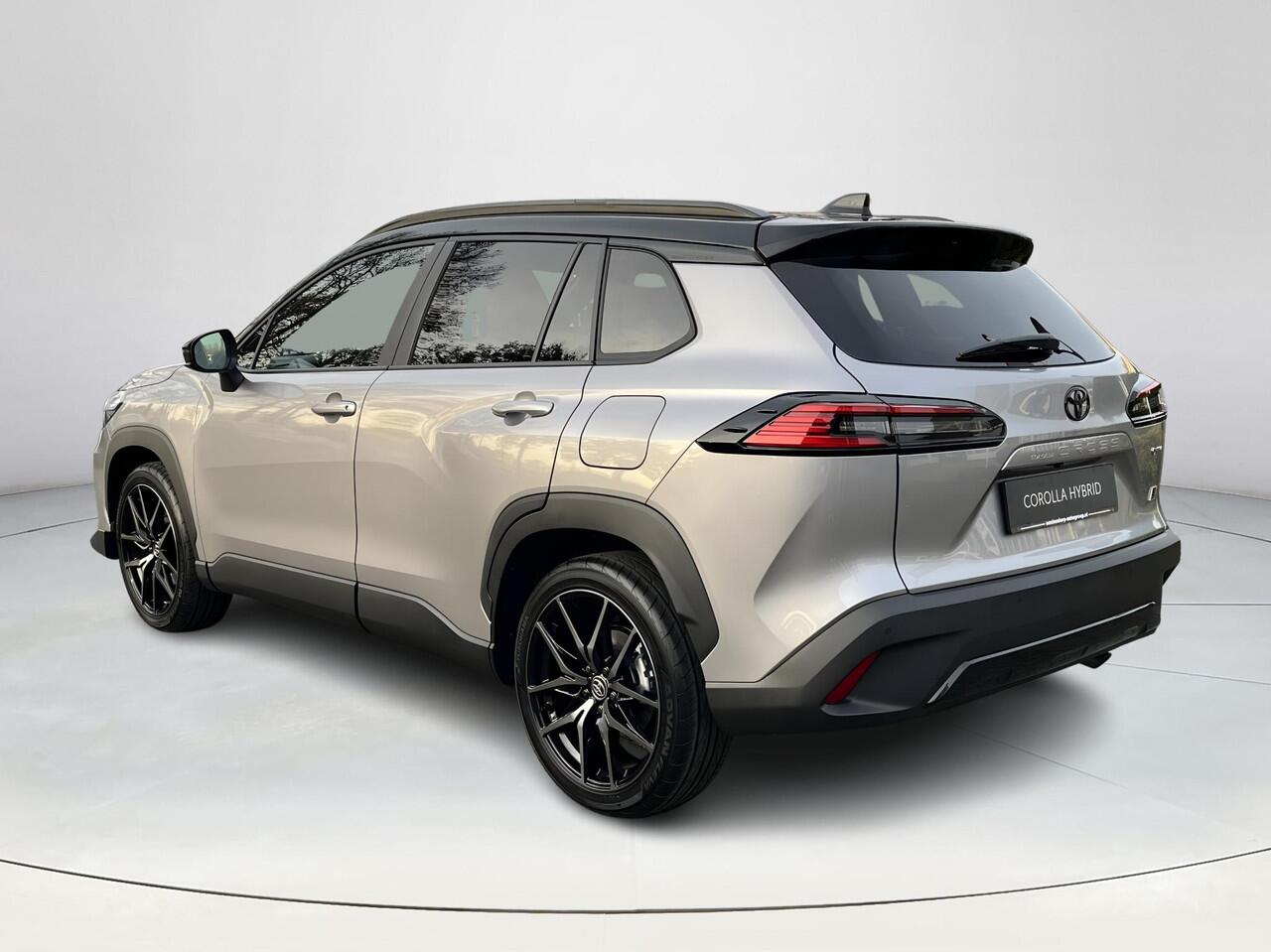 Toyota COROLLA Cross Hybrid 180 GR Sport | Metalstream grey met zwart dak | Panoramadak | Nieuw uit voorraad |
