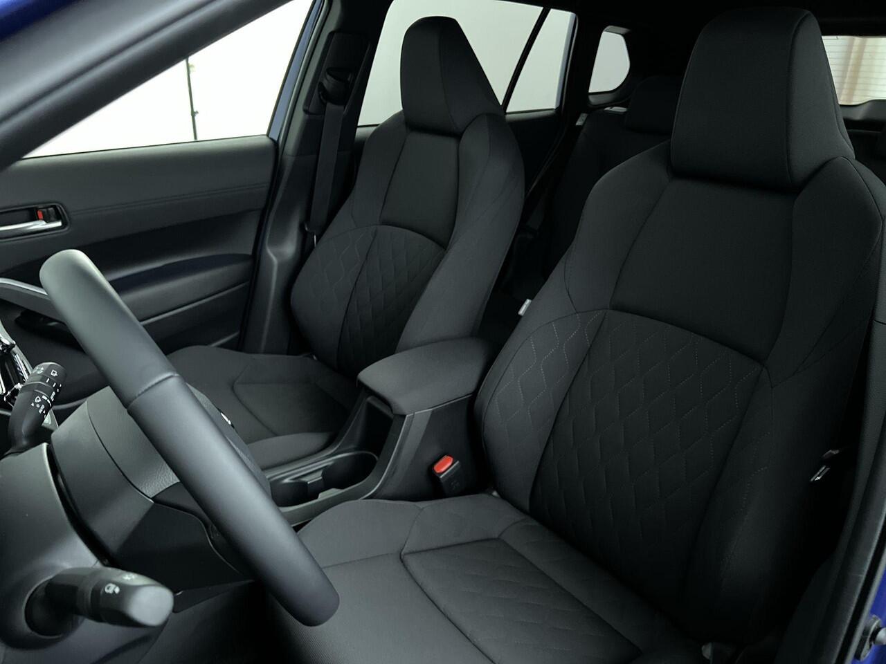 Toyota COROLLA Cross Hybrid 140 Style