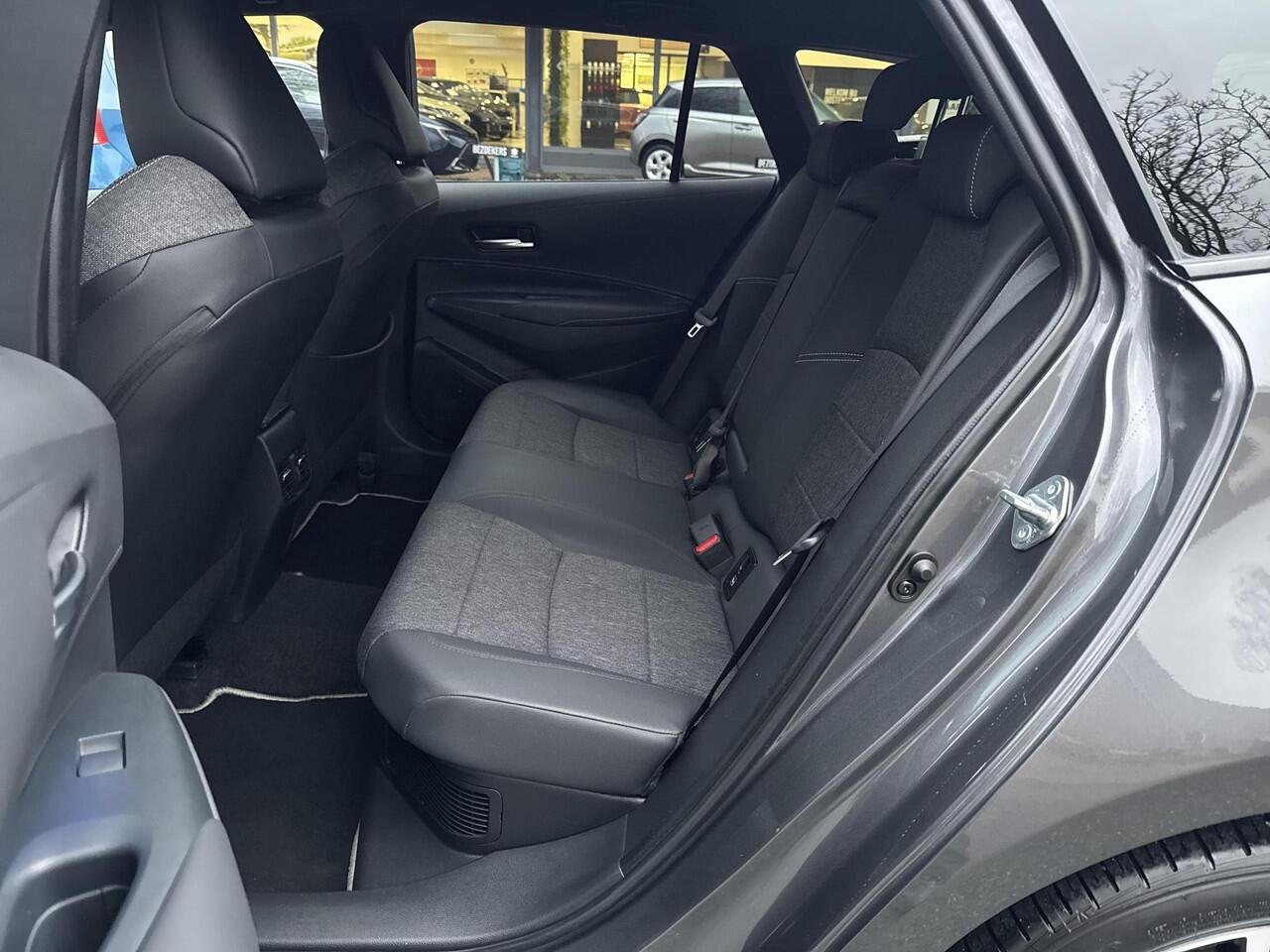 Toyota COROLLA Touring Sports Hybrid 140 Dynamic | 06-10141018 Voor meer informatie