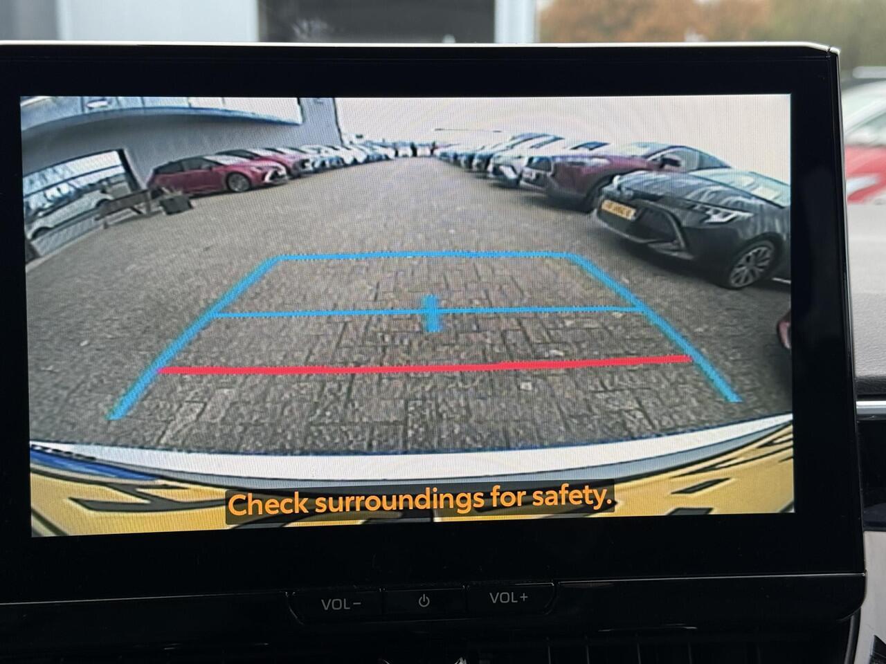 Toyota COROLLA Touring Sports Hybrid 140 Dynamic **STOELVERWARMING/ PARKEERSENSOREN/ KEYLESS/ ADAPTIEF CRUISE CONTROL/ GARANTIE**