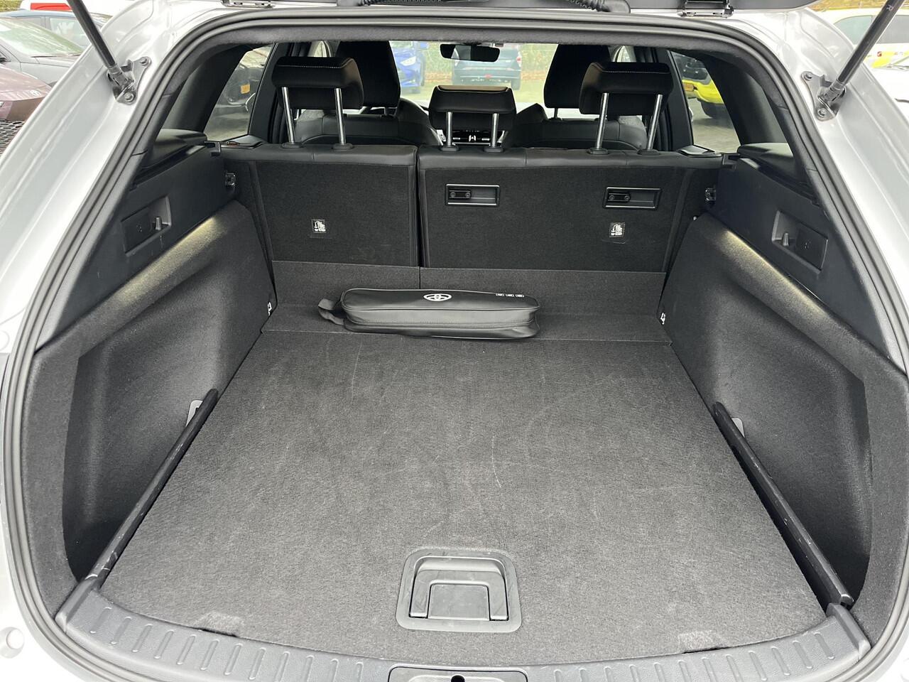 Toyota COROLLA Touring Sports Hybrid 140 Dynamic | All-in prijs | Apple/Android | Camera | Navigatie |