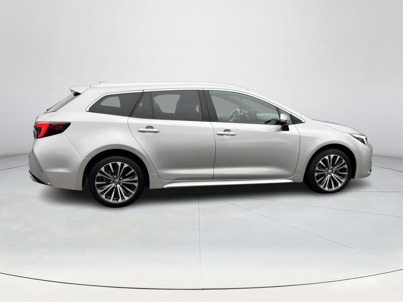 Toyota COROLLA Touring Sports Hybrid 140 Dynamic | All-in prijs | Apple/Android | Camera | Navigatie |