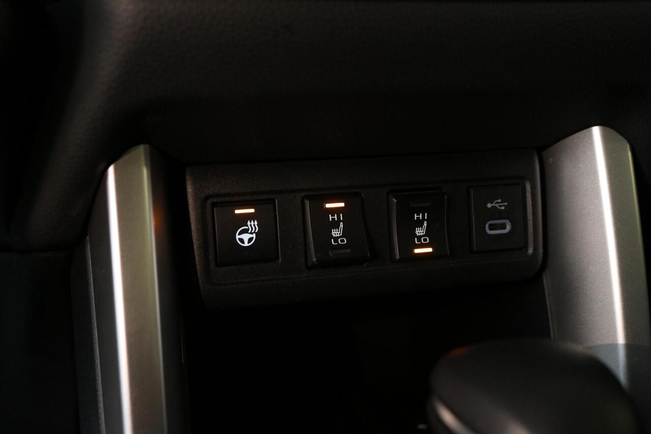 Toyota COROLLA Cross Hybrid 140 Dynamic Limited, Blind Spot, Sensoren, Stoel & Stuur verwarming!