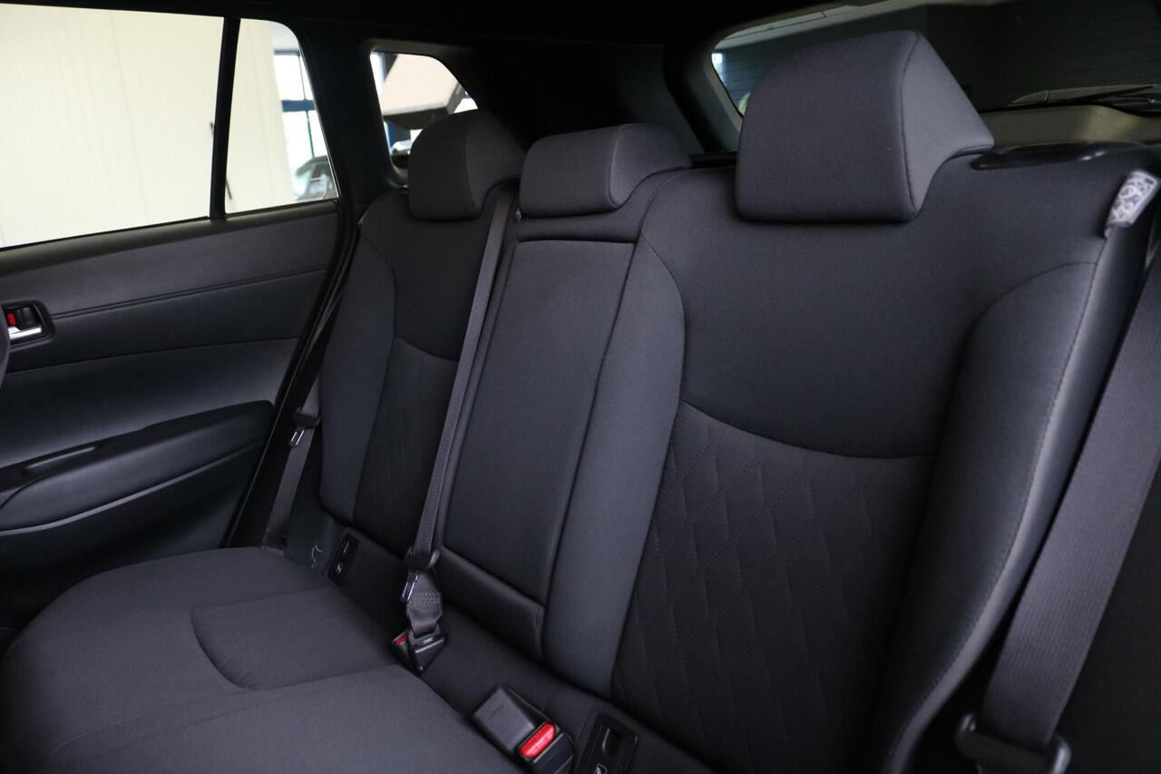 Toyota COROLLA Cross Hybrid 140 Dynamic Limited, Blind Spot, Stoel & Stuurverwarming, Sensoren!