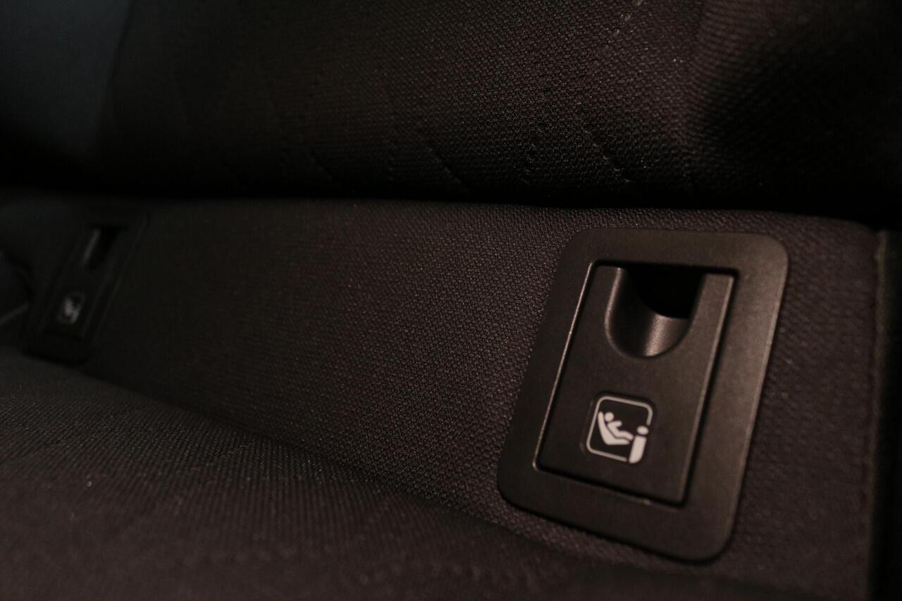 Toyota COROLLA Cross Hybrid 140 Dynamic Limited, Blind Spot, Stoel & Stuurverwarming, Sensoren!