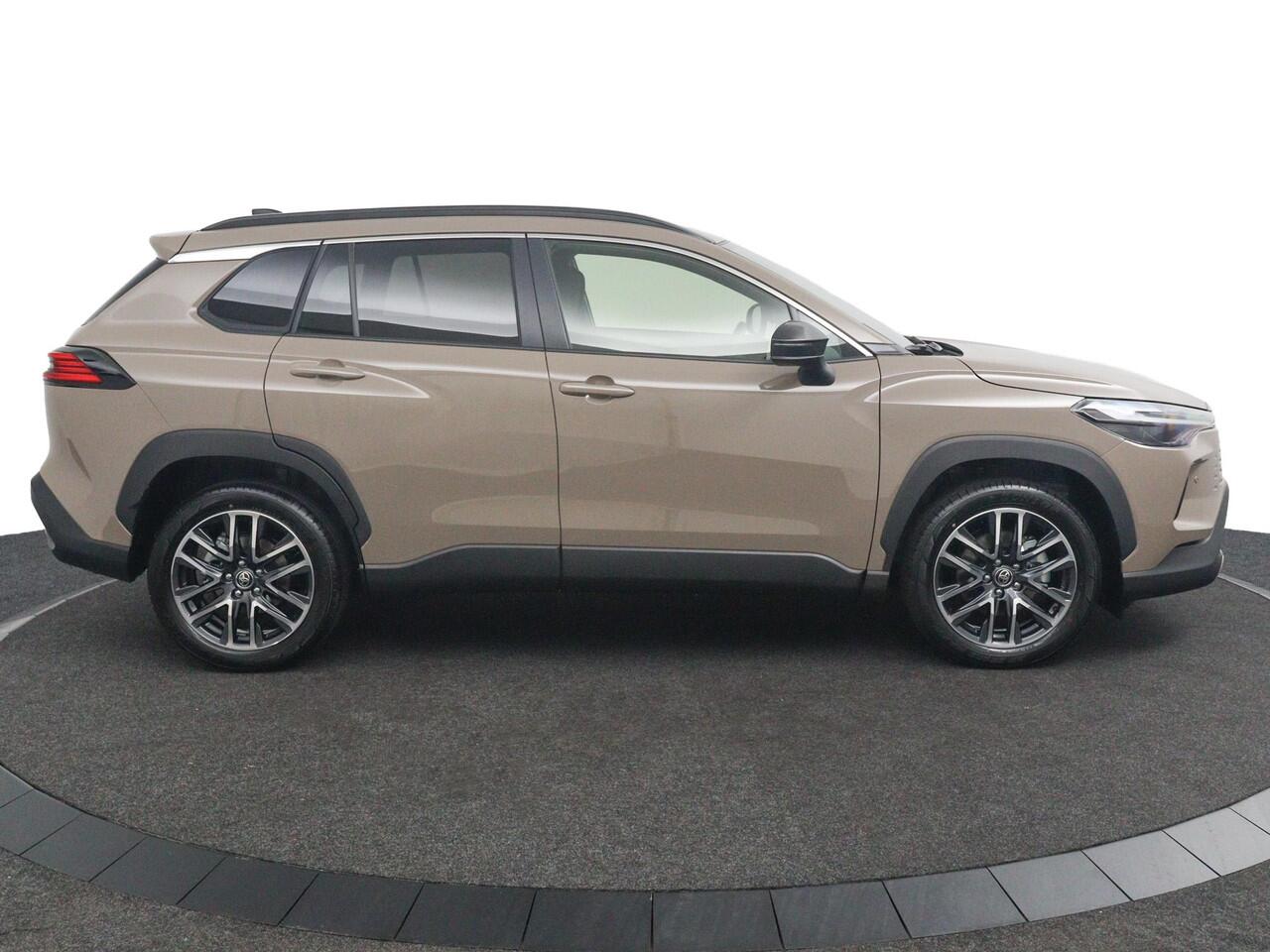 Toyota COROLLA Cross Hybrid 180 Dynamic | Nieuwe auto | Stoelverwarming | Navigatie | Keyless Entry |