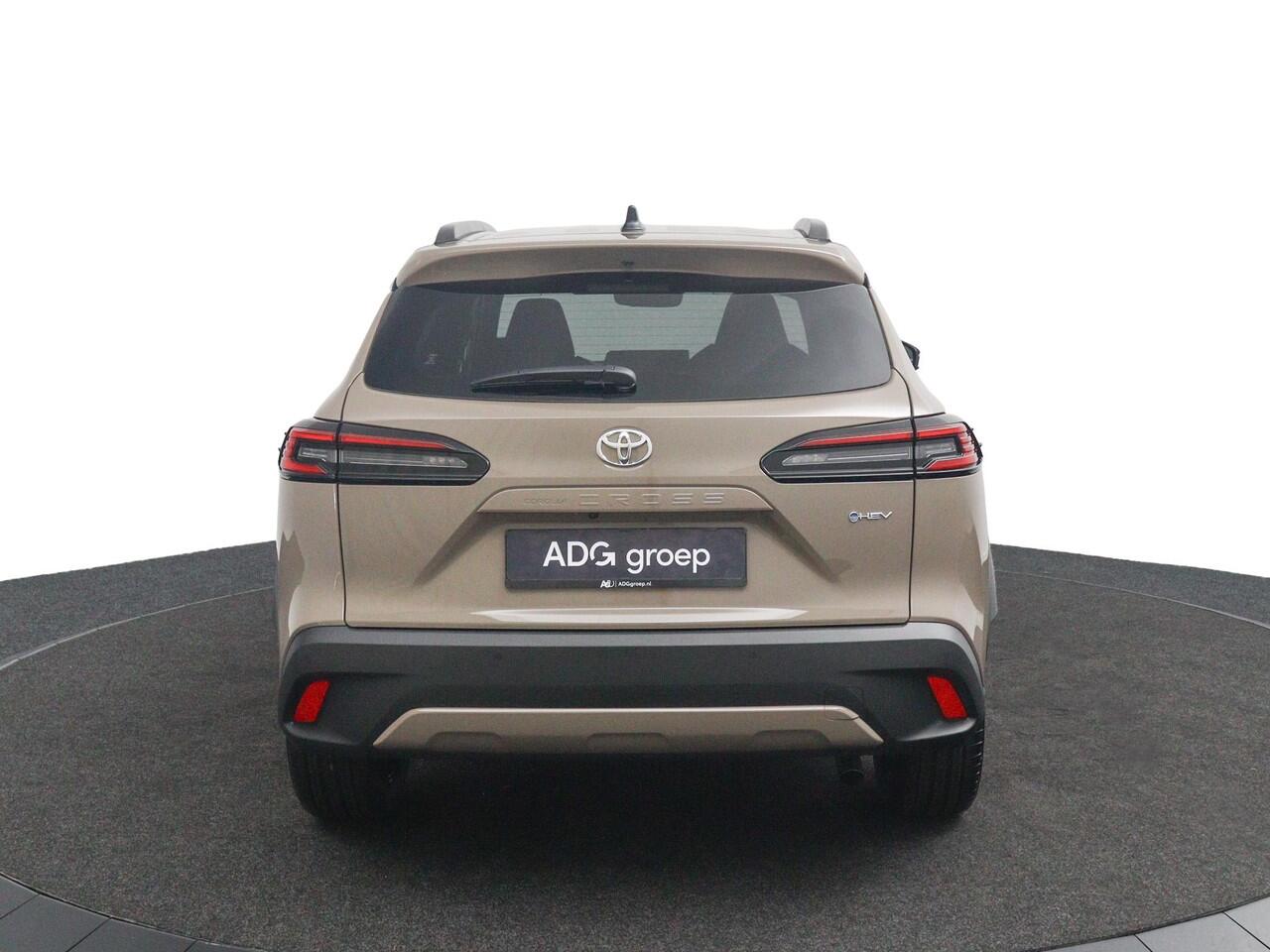 Toyota COROLLA Cross Hybrid 180 Dynamic | Nieuwe auto | Stoelverwarming | Navigatie | Keyless Entry |