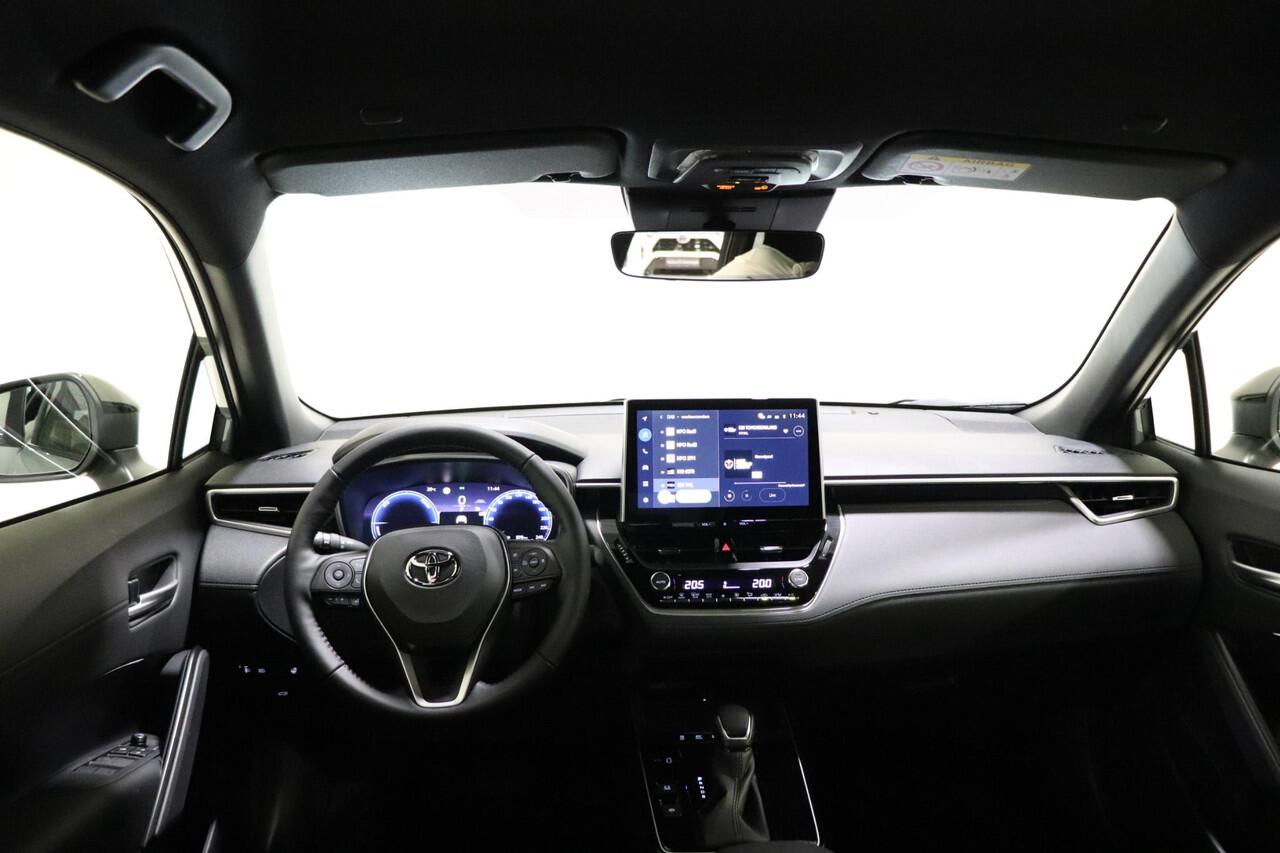 Toyota COROLLA Cross Hybrid 140 Dynamic, Inruilpremie ¤1500, BSM, Sensoren, Apple Carplay/Android Auto, Stoel & Stuurverwarming!