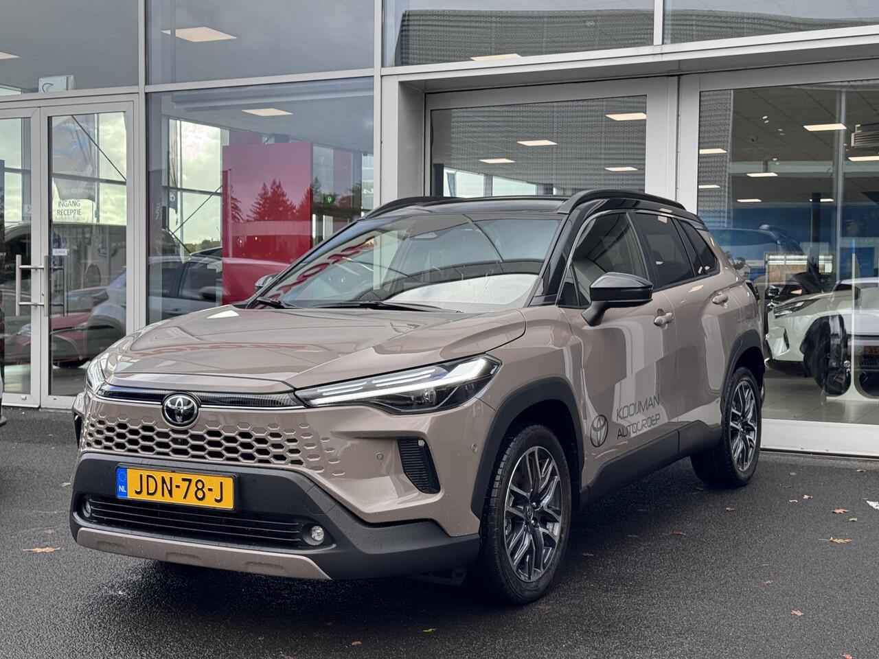 Toyota COROLLA Cross Hybrid 180 Executive | Parkeersensoren Voor+achter | BSM | JBL Premium geluid | Lederen bekleding | Stoel/stuurverwarming