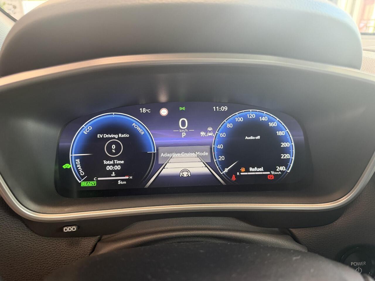 Toyota COROLLA Cross Hybrid 140 Dynamic Dodehoekdetectie | Parkeersensoren | Stoel & Stuur verwarming | Garantie t/m 2035! | Direct leverbaar