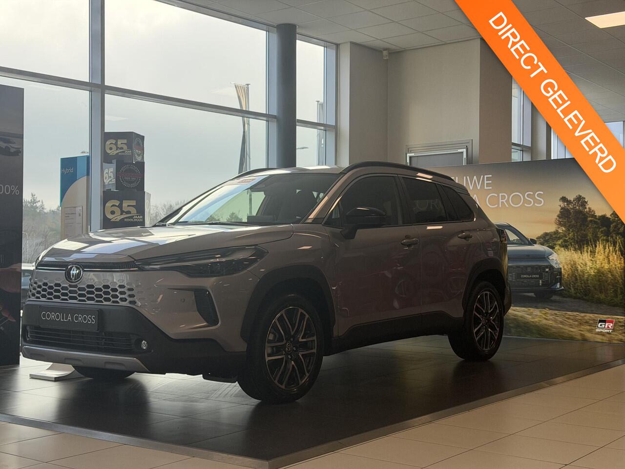 Toyota COROLLA Cross Hybrid 140 Dynamic Dodehoekdetectie | Parkeersensoren | Stoel & Stuur verwarming | Garantie t/m 2035! | Direct leverbaar