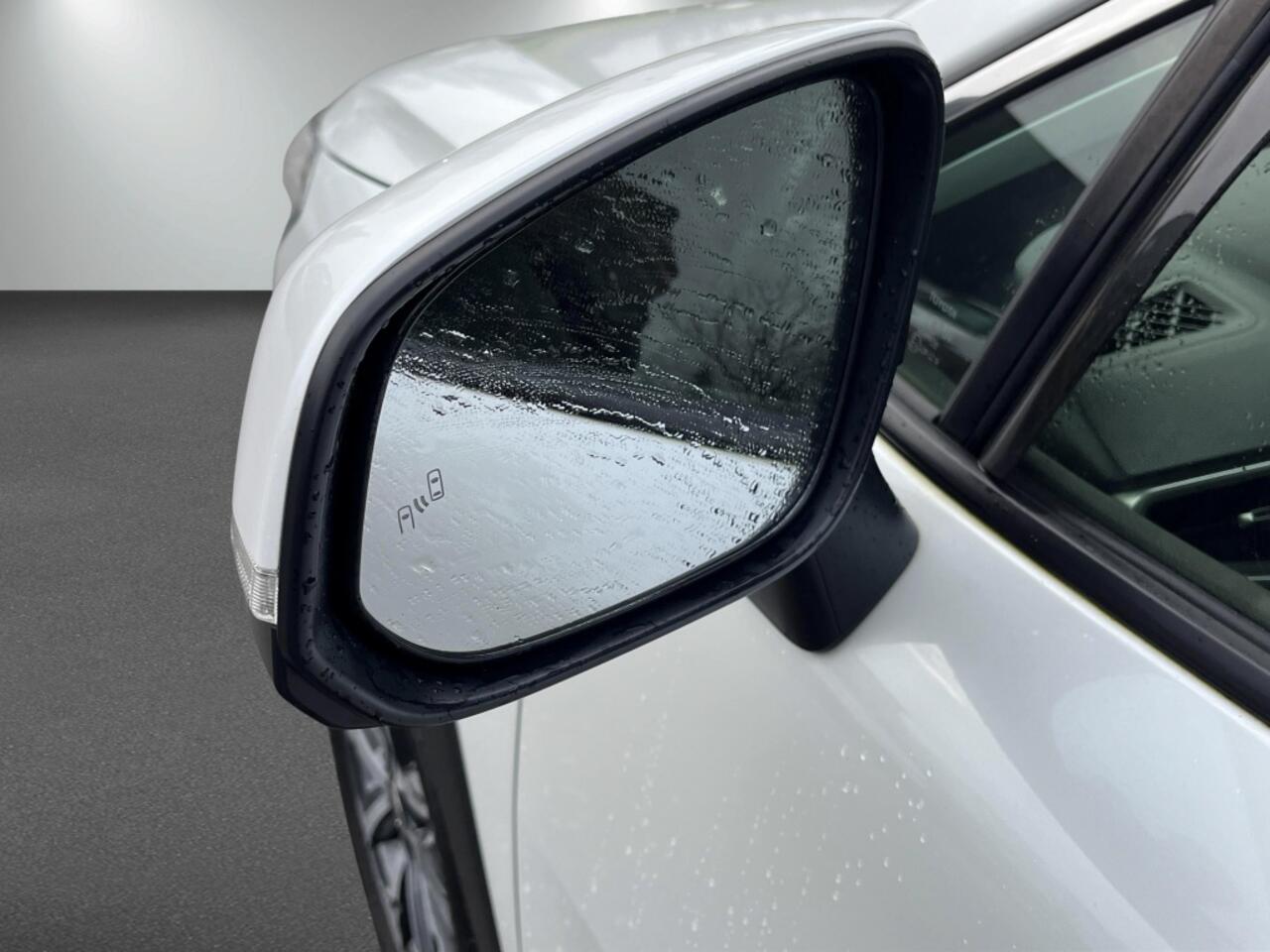 Toyota COROLLA Cross 2.0 Hybrid 180pk. Dynamic |Safety + Winter pakket.