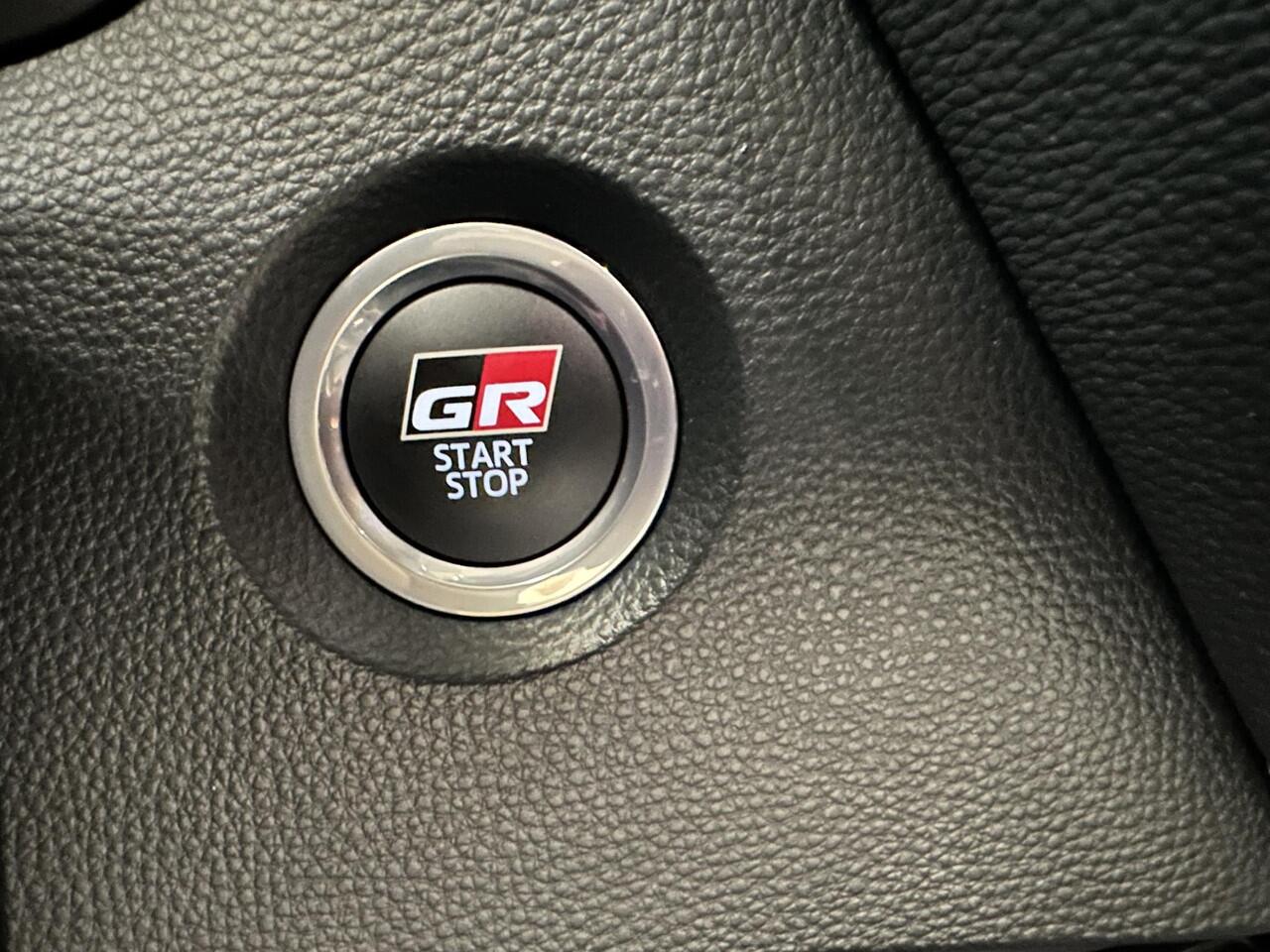 Toyota COROLLA Hybrid 140 GR Sport GR Sport Plus, Head-Up Display, Panoramadak, JBL , Digital cockpit, Full Option, 1e eigenaar NL Auto, BTW