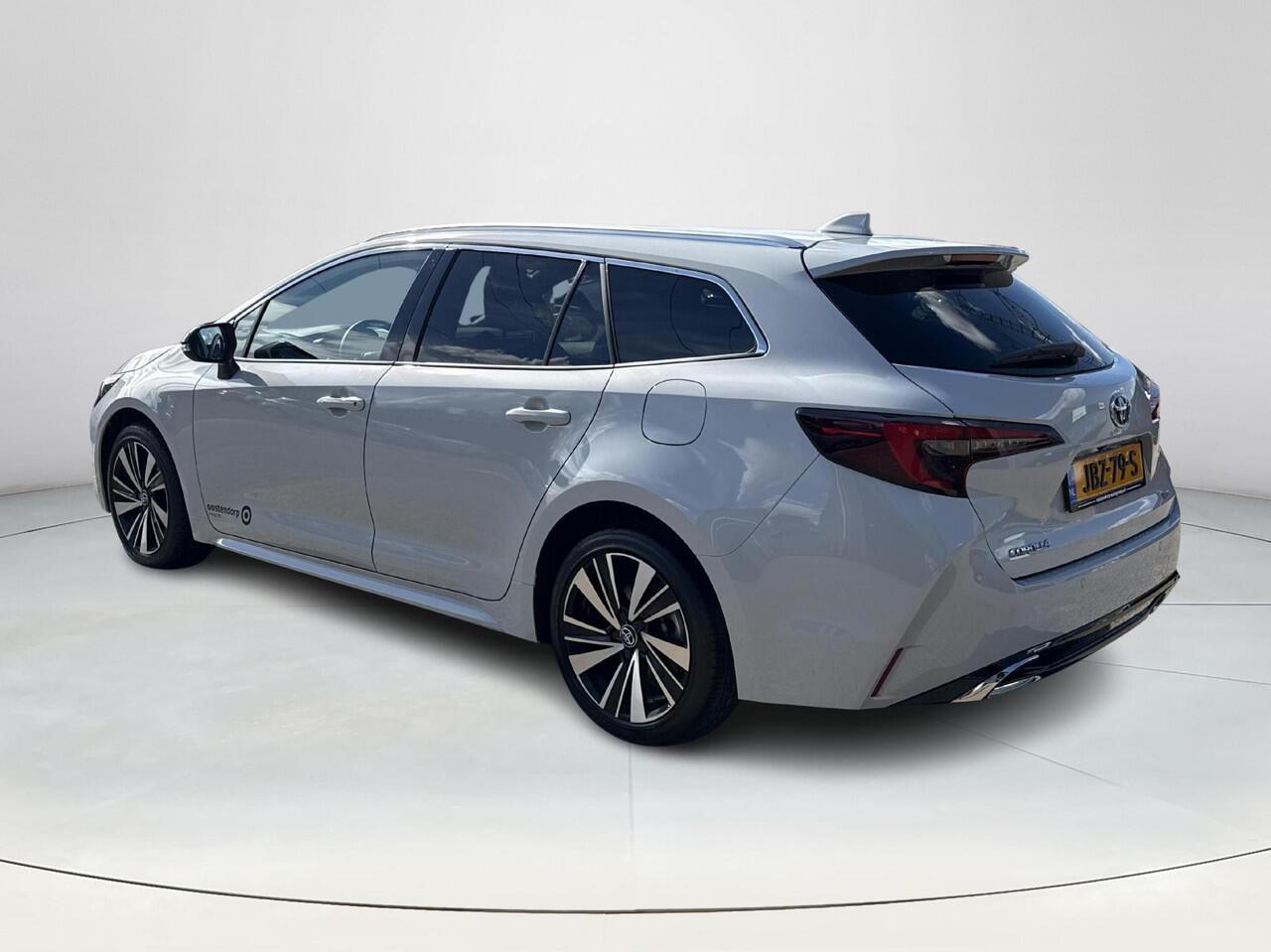 Toyota COROLLA Touring Sports Hybrid 140 Dynamic **STOELVERWARMING/ PARKEERSENSOREN VOOR EN ACHTER/ LENDENSTEUN/ KEYLESS**