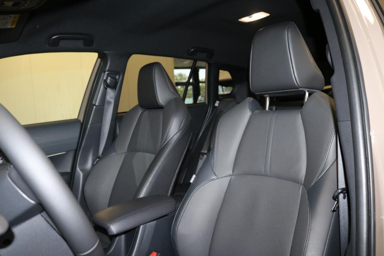 Toyota COROLLA Cross Hybrid 180 Executive, Facelift, Blind Spot, Parkeersensoren, Leder, Treeplanken