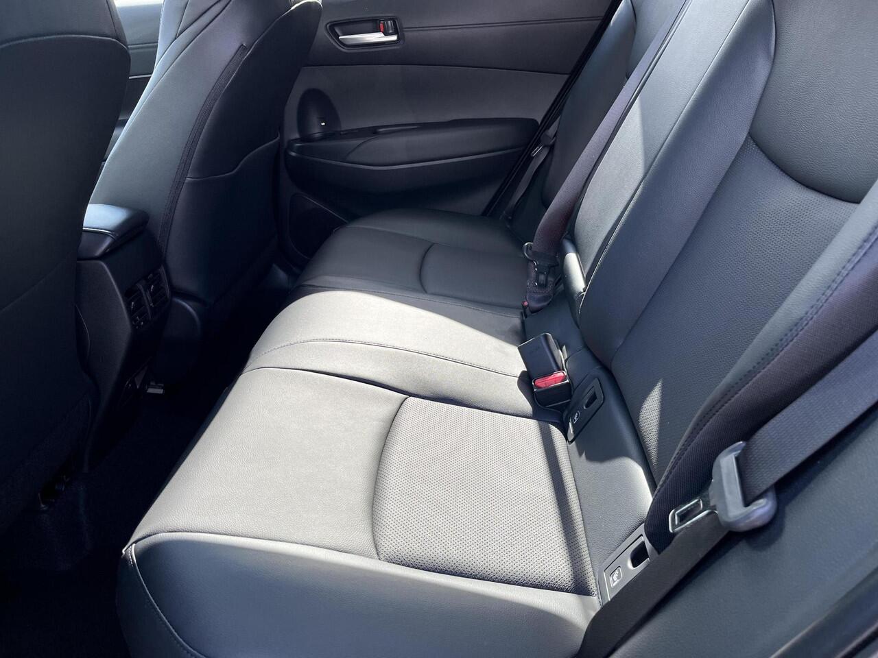 Toyota COROLLA Cross Hybrid 180 Executive | All-in prijs | Apple/Android | Leder | Camera |