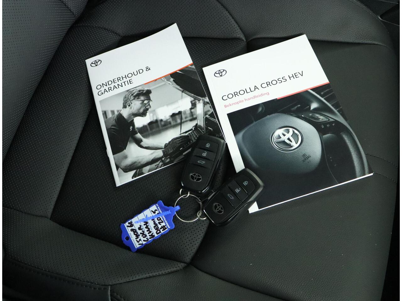 Toyota COROLLA Cross Hybrid 180 Executive | Nieuw model! | 10 jaar fabrieksgarantie |