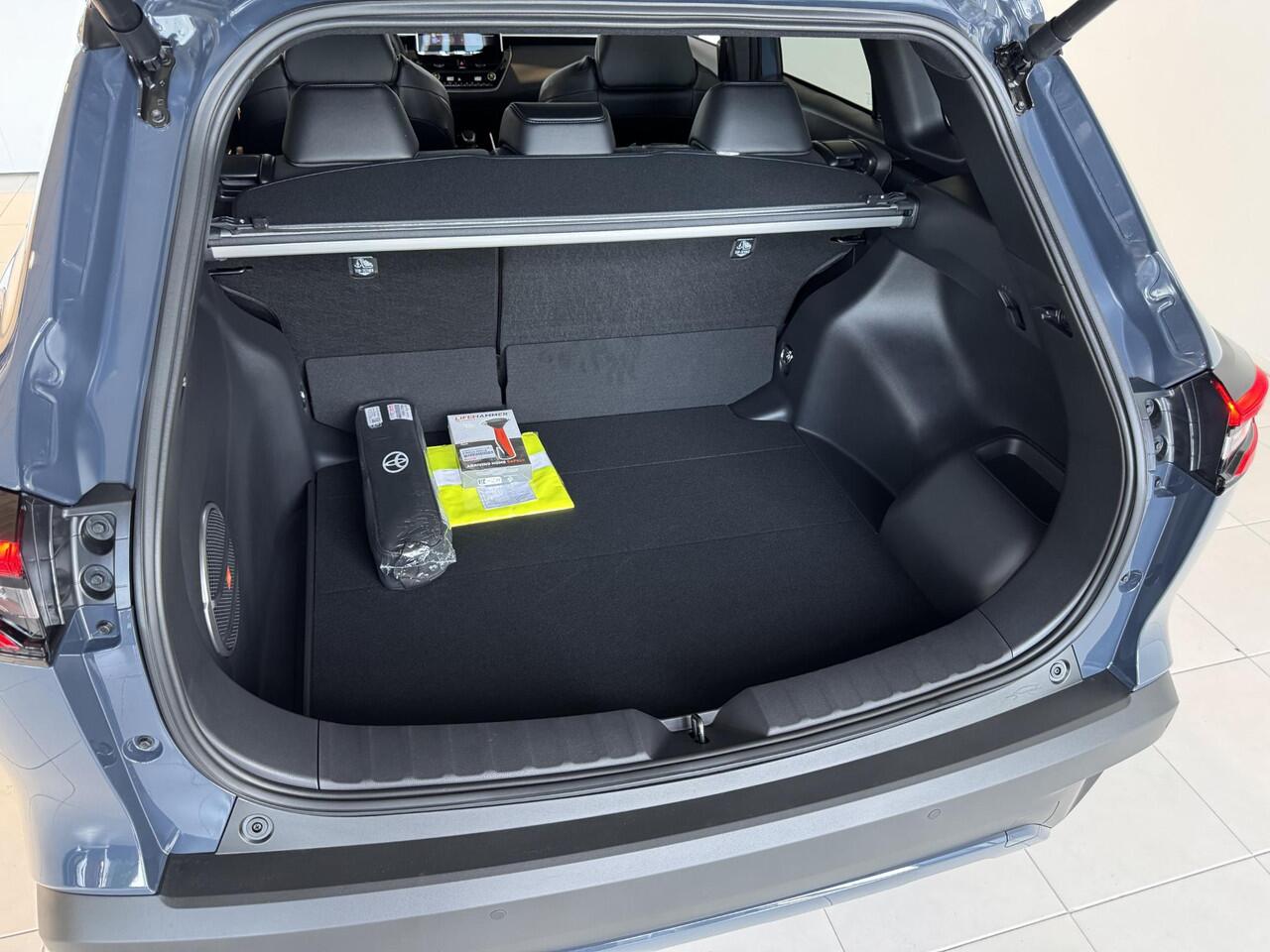 Toyota COROLLA Cross Hybrid 180 Executive | MJ25 | Incl. inruilvoordeel | Vol-Leder | JBL | Matrix-LED |