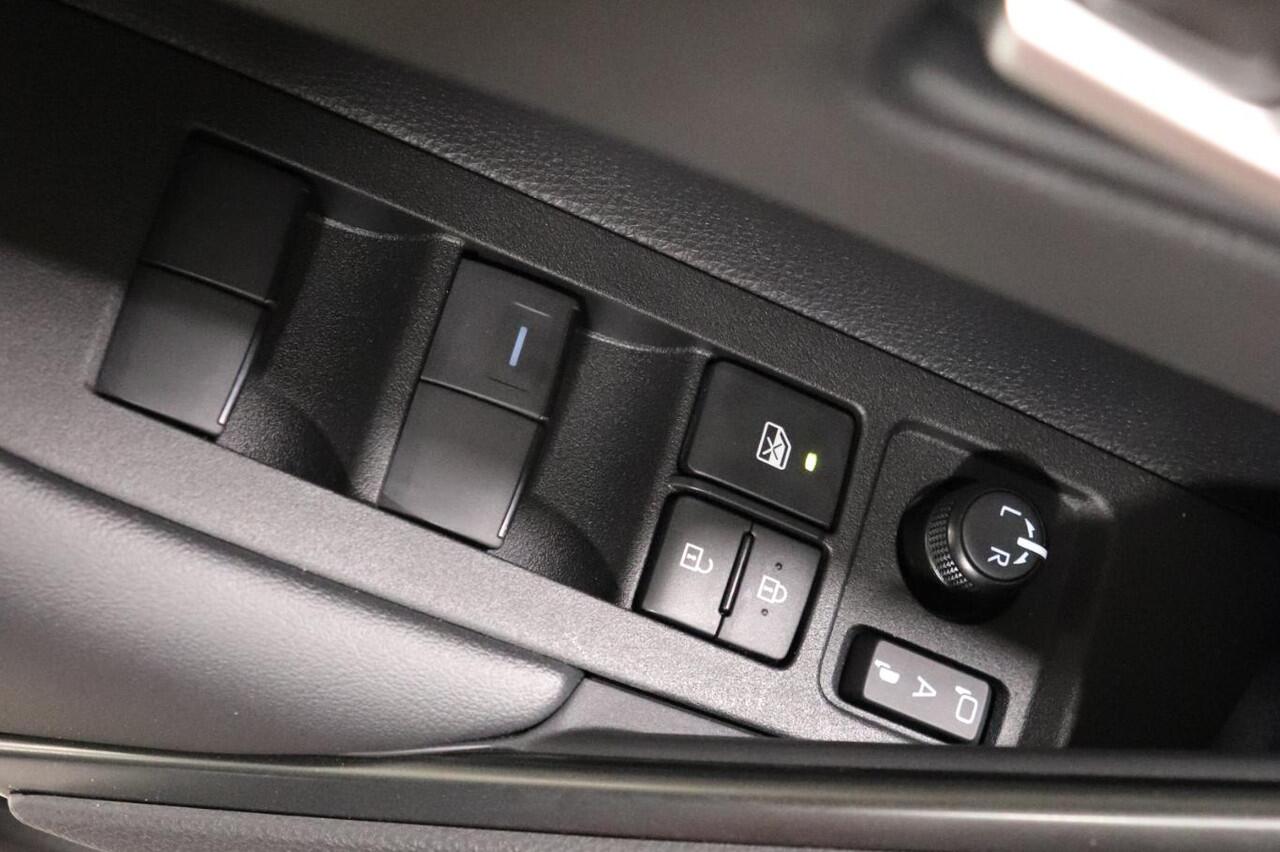 Toyota COROLLA Cross Hybrid 140 Dynamic, BSM, Sensoren, Apple Carplay/Android Auto, Stoel & Stuurverwarming!