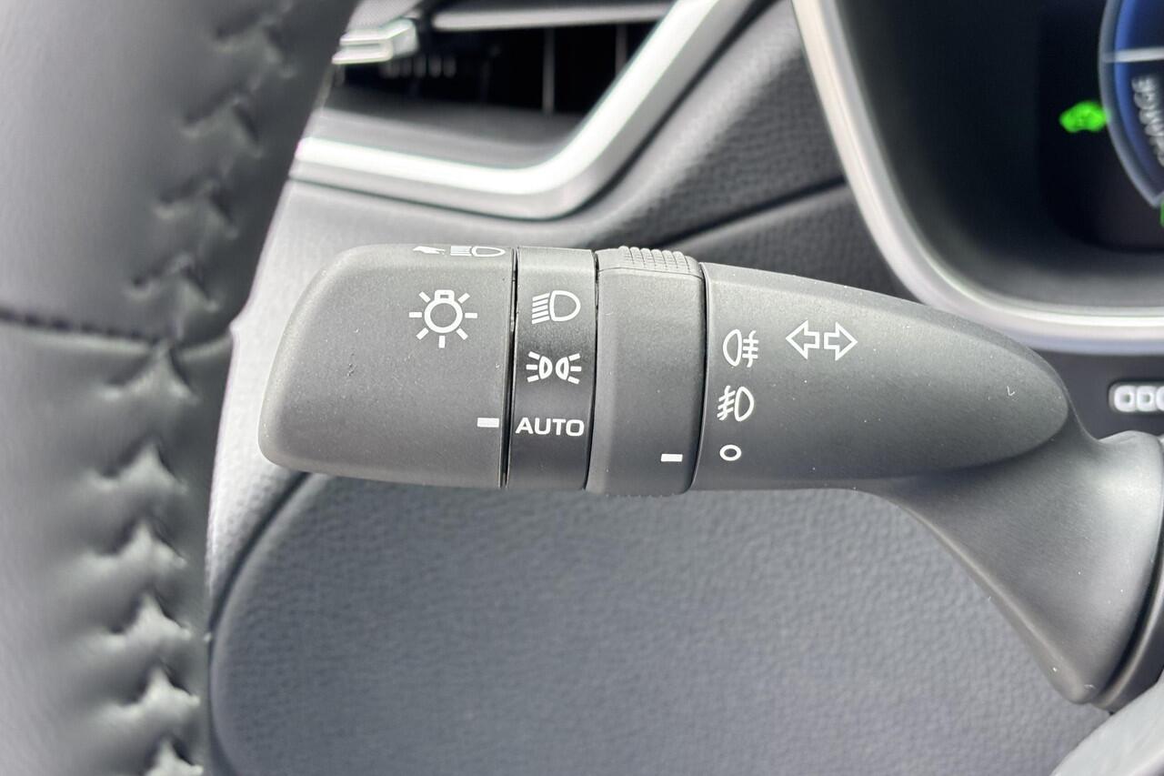 Toyota COROLLA Cross Hybrid 140 Dynamic Apple Carplay / Android Auto, Parkeersensoren, Stoel / stuur verwarming , Dodehoek detectie, Elek. klep.