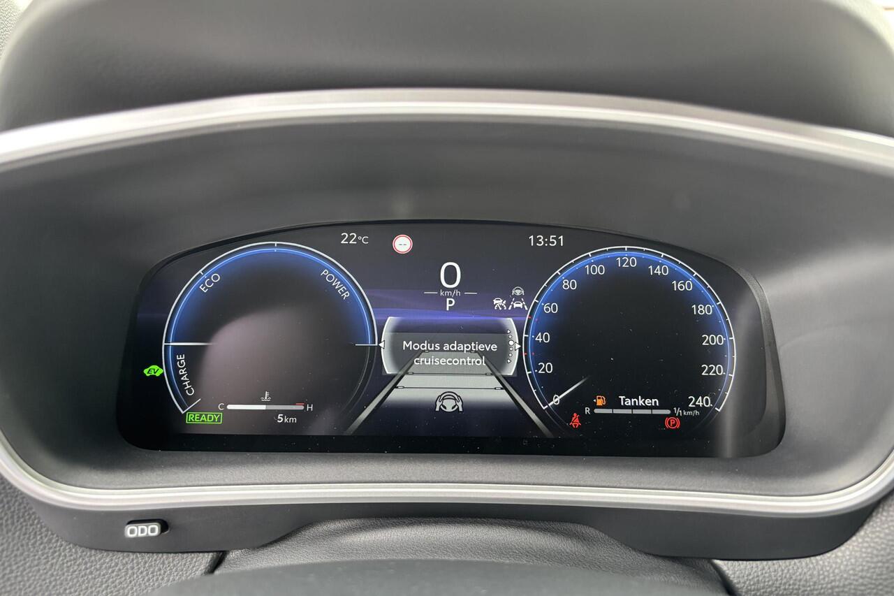 Toyota COROLLA Cross Hybrid 140 Dynamic Apple Carplay / Android Auto, Parkeersensoren, Stoel / stuur verwarming , Dodehoek detectie, Elek. klep.
