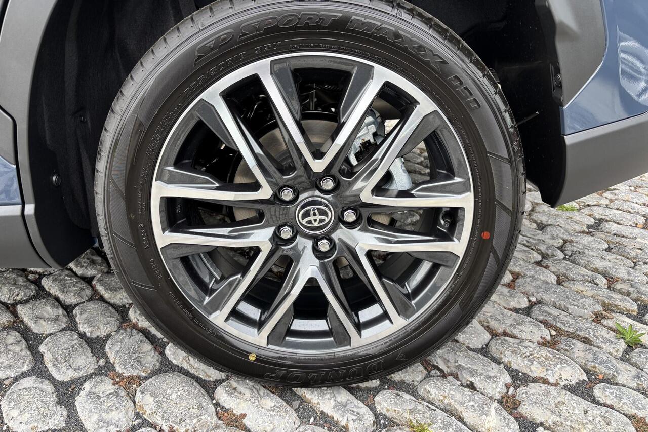 Toyota COROLLA Cross Hybrid 140 Dynamic Apple Carplay / Android Auto, Parkeersensoren, Stoel / stuur verwarming , Dodehoek detectie, Elek. klep.