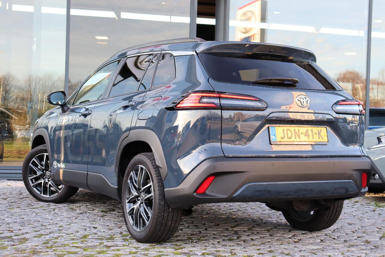 Toyota COROLLA Cross Hybrid 140 Dynamic Apple Carplay / Android Auto, Parkeersensoren, Stoel / stuur verwarming , Dodehoek detectie, Elek. klep.