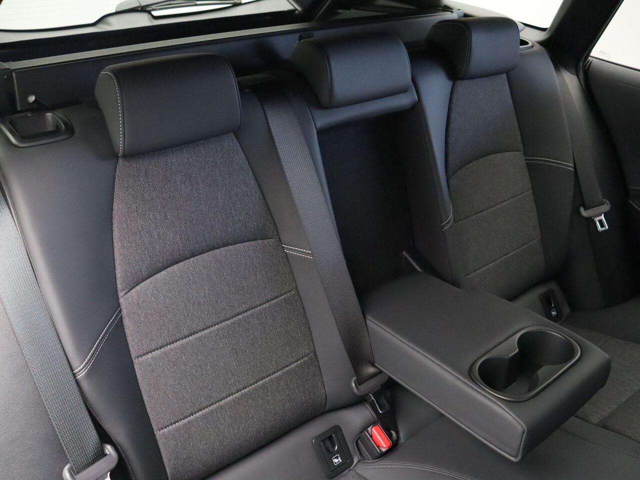 Toyota COROLLA Touring Sports Hybrid 200 Executive | Stuur, voorruit en stoelverwarming | Elektrische Achterklep | Adaptieve Cruise Control | Camera | 10 Jaar Garantie |