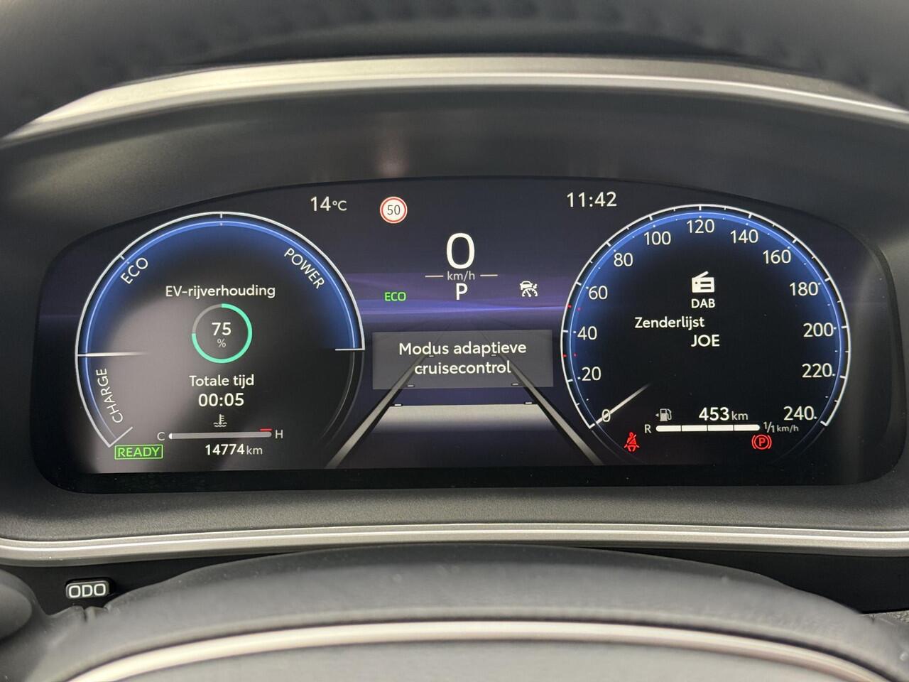 Toyota COROLLA Cross Hybrid 140 Style **DODEHOEK DETECTIE/ STOEL EN STUURWIELVERWARMING/ KEYLESS**