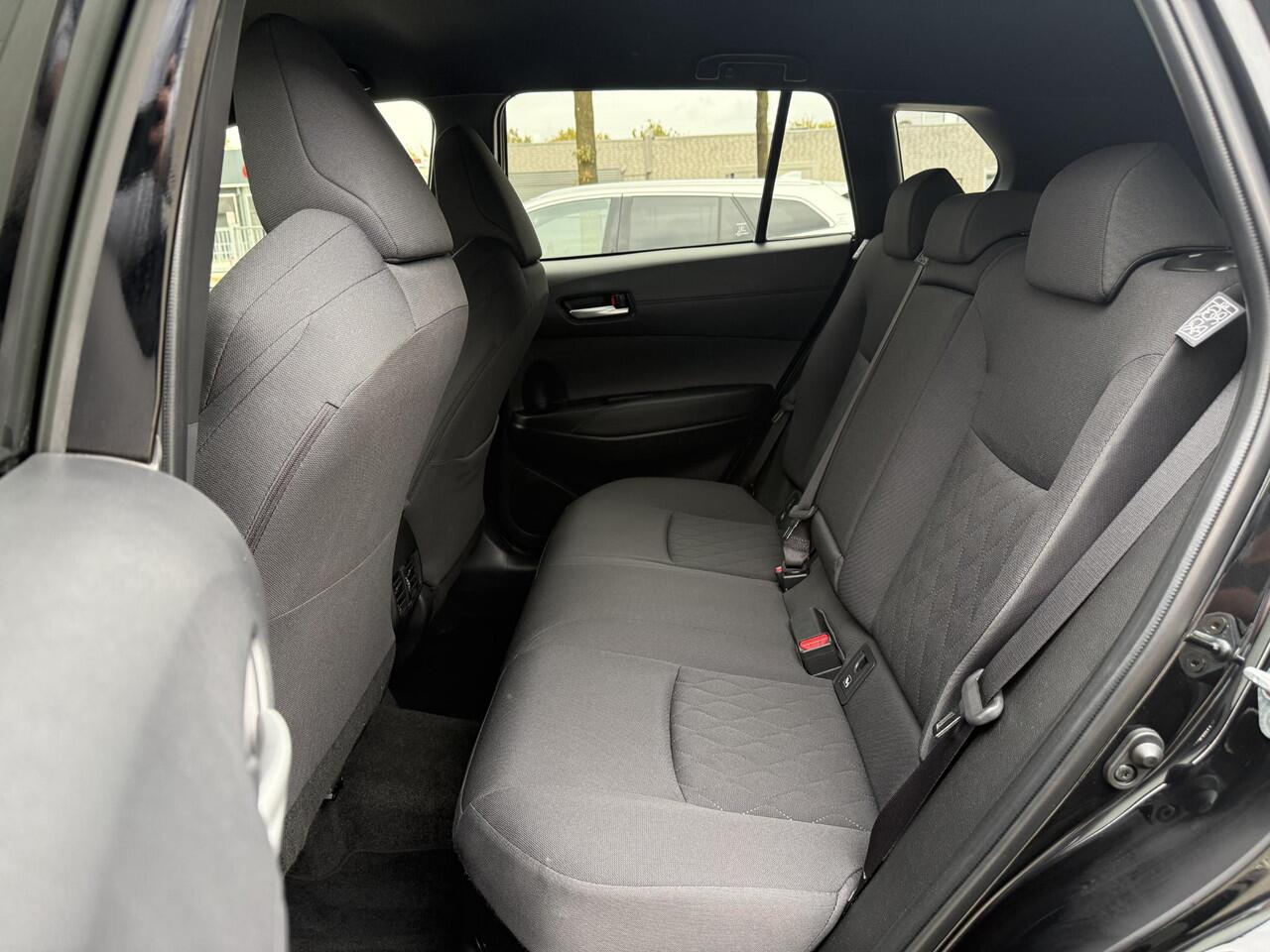 Toyota COROLLA Cross Hybrid 140 Style **DODEHOEK DETECTIE/ STOEL EN STUURWIELVERWARMING/ KEYLESS**