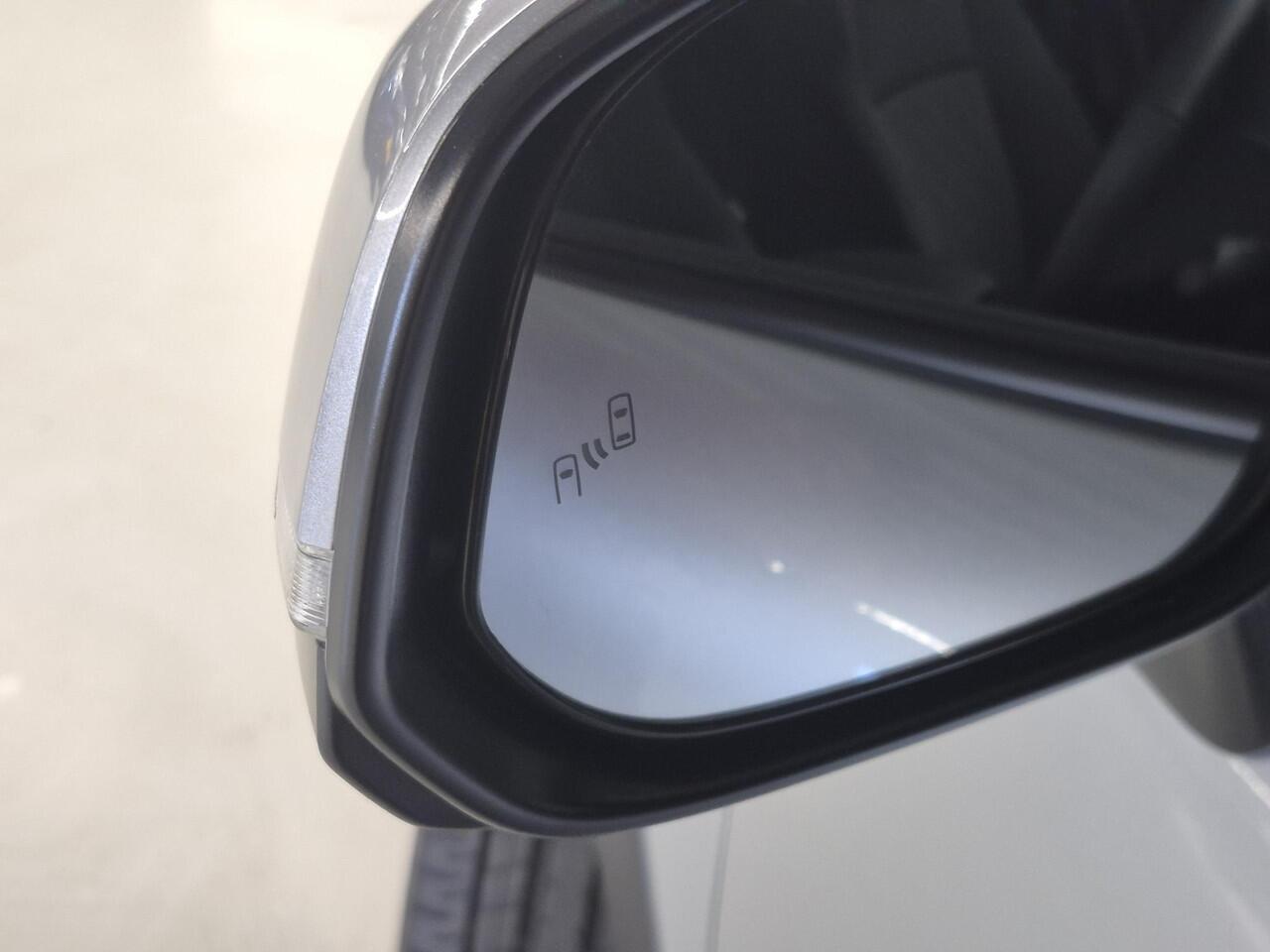 Toyota COROLLA Cross Hybrid 140 Style | PDC Rondom | BSM | LED | Keyless | Elektr. achterklep |