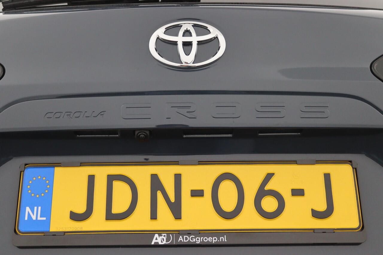Toyota COROLLA Cross Hybrid 180 Executive | Elektrische achterklep | Parkeersensoren Voor + Achter | Volledig lederbekleding | Stoelverwarming |