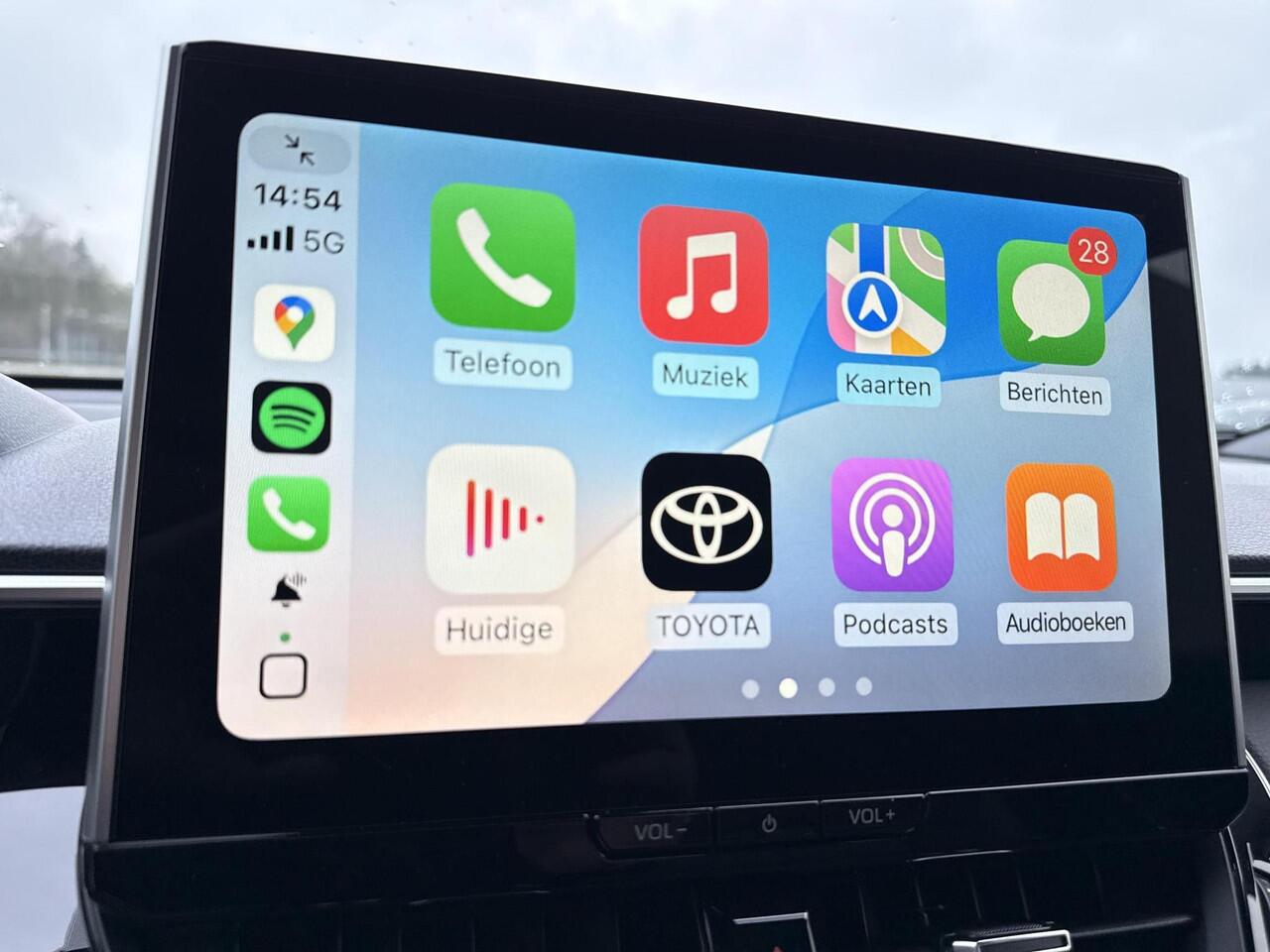 Toyota COROLLA Cross Hybrid 140 Dynamic **PANORAMA DAK/ STOEL EN STUURWIELVERWARMING/ PARKEERSENSOREN/ DODEHOEK DETECTIE**