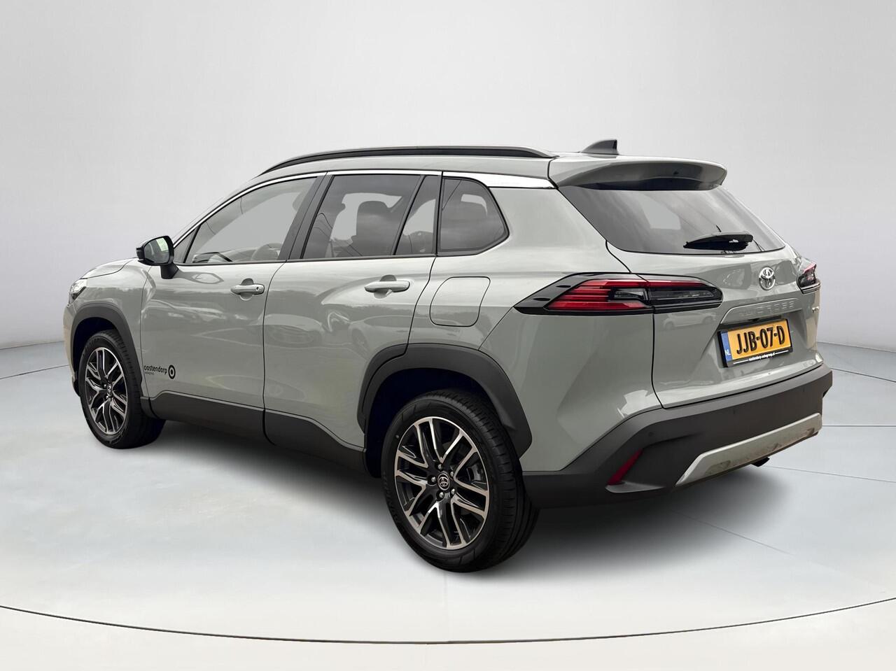 Toyota COROLLA Cross Hybrid 140 Dynamic **PANORAMA DAK/ STOEL EN STUURWIELVERWARMING/ PARKEERSENSOREN/ DODEHOEK DETECTIE**