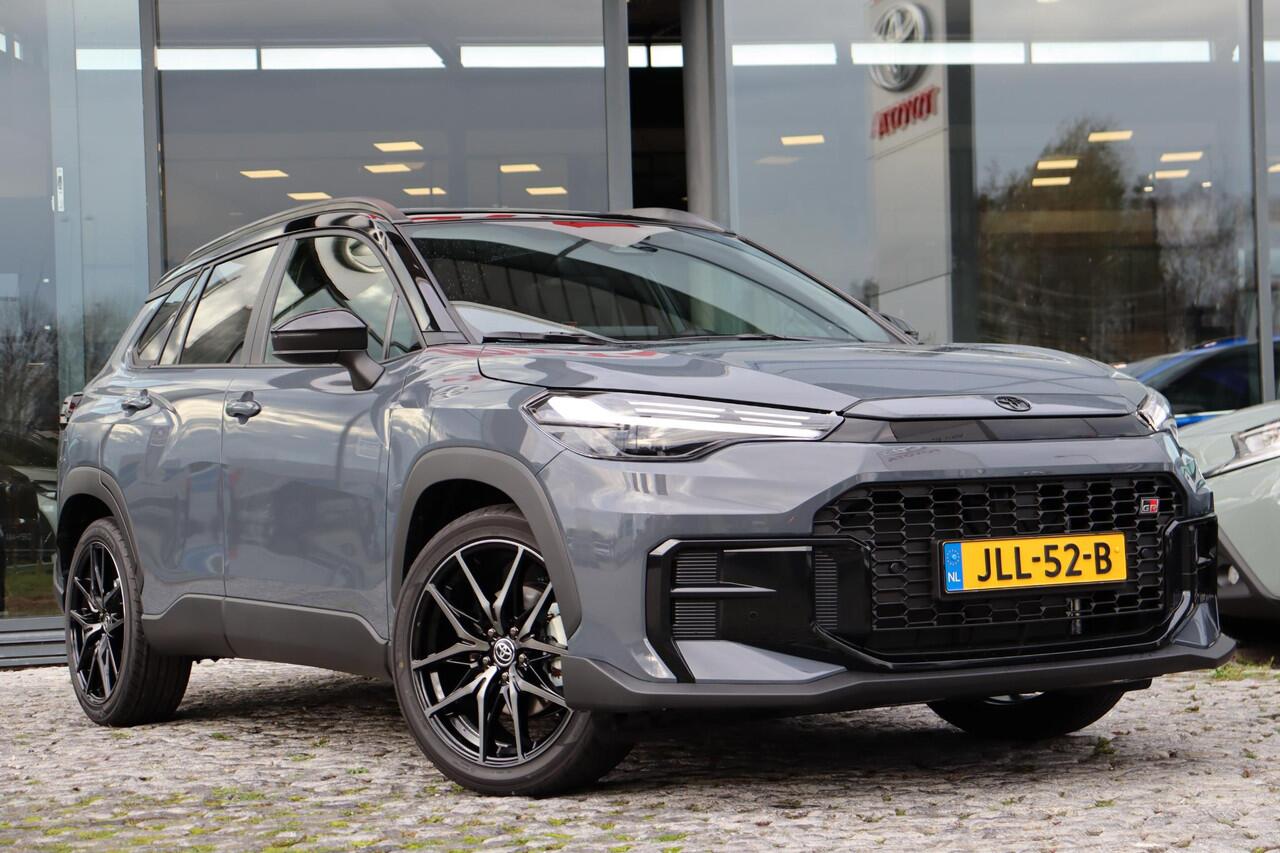 Toyota COROLLA Cross Hybrid 180 GR Sport, Apple Carplay, Android auto, JBL Audio, Panoramisch Dak, Parkeercamera, Parkeersensoren,