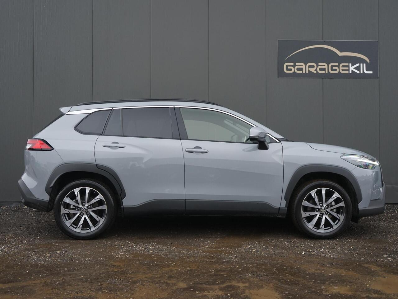 Toyota COROLLA Cross Hybrid 200 Team D Dealeronderh. / Smartphone Integratie / Stoel- en stuurverwarming / Achteruitrijcamera / LED verlichting / PDC voor en achter