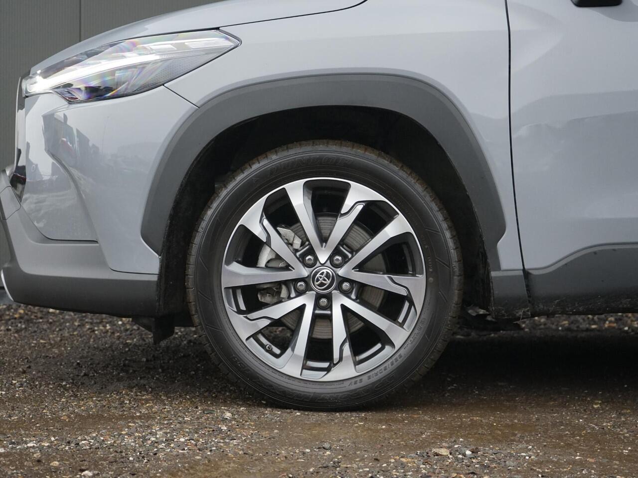 Toyota COROLLA Cross Hybrid 200 Team D Dealeronderh. / Smartphone Integratie / Stoel- en stuurverwarming / Achteruitrijcamera / LED verlichting / PDC voor en achter