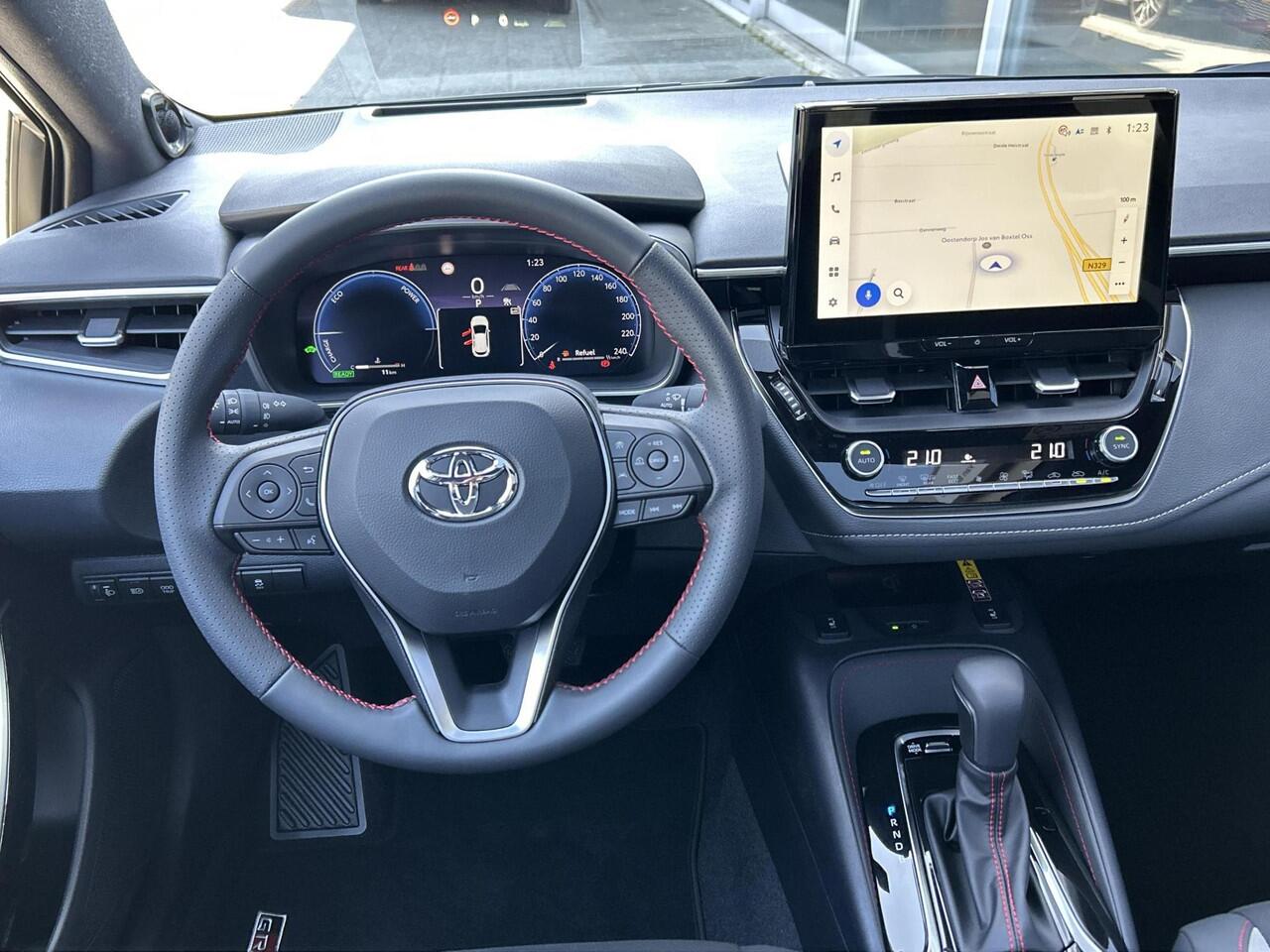 Toyota COROLLA Hybrid 140 GR Sport **NAVIGAIE/ PANORAMA DAK/ HEAD UP DISPLAY/ DODEHOEK DETECTIE**