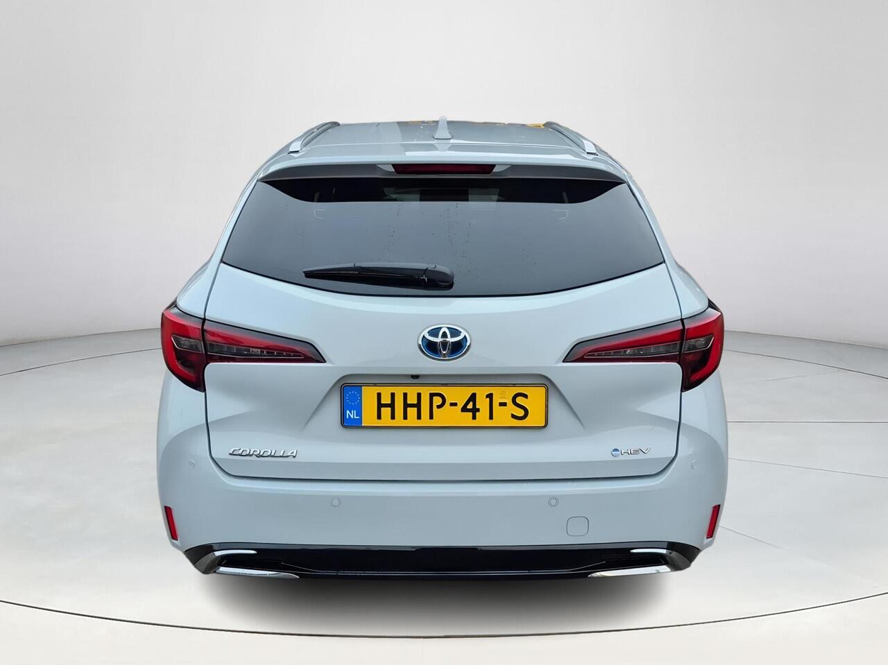 Toyota COROLLA Touring Sports Hybrid 140 Dynamic **STOELVERWARMING/ PARKEERSENSOREN/ KEYLESS/ ADAPTIEF CRUISE CONTROL**