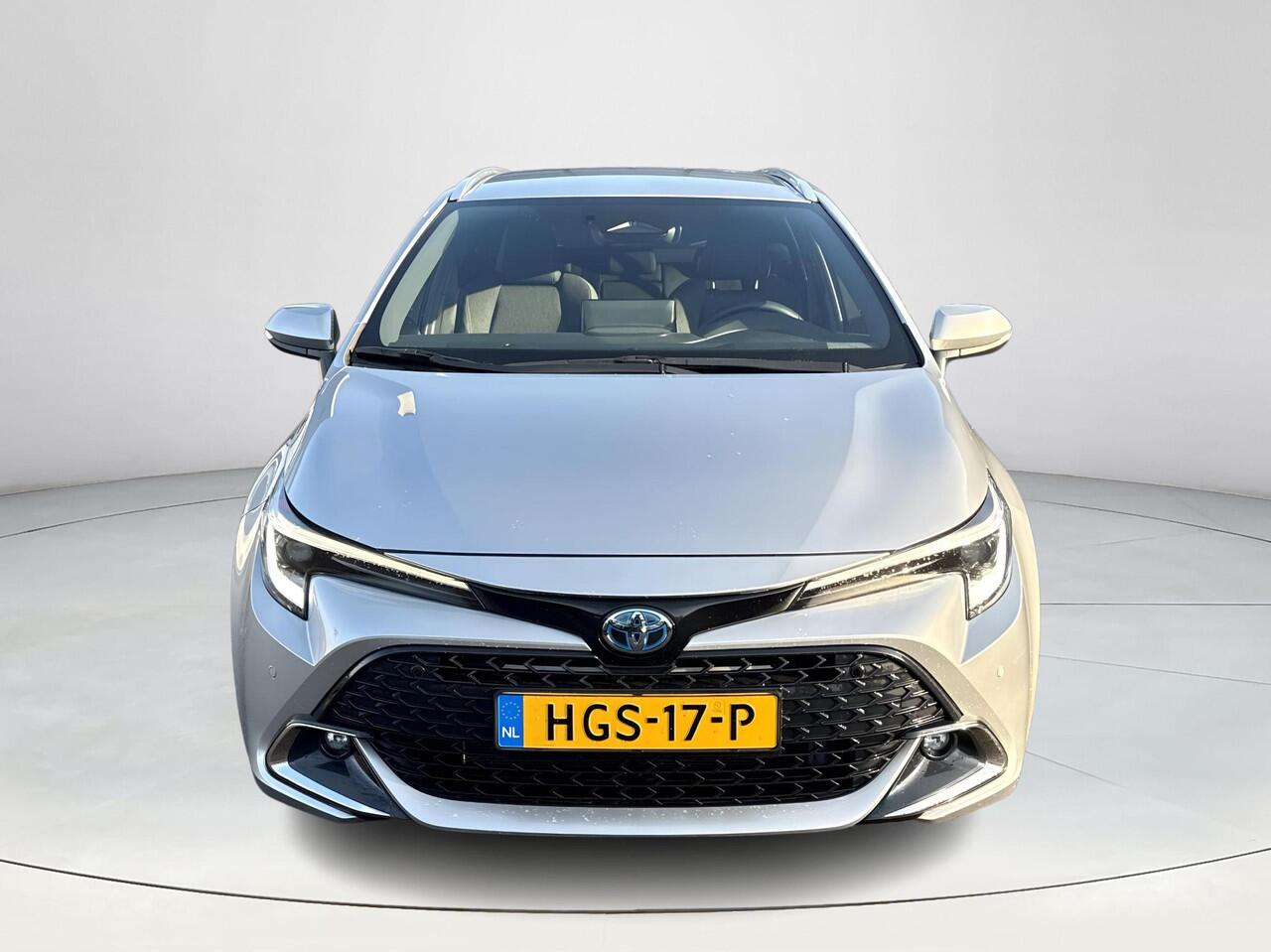 Toyota COROLLA Touring Sports Hybrid 140 Dynamic **STOELVERWARMING/ PARKEERSENSOREN/ KEYLESS/ ADAPTIEF CRUISE CONTROL**