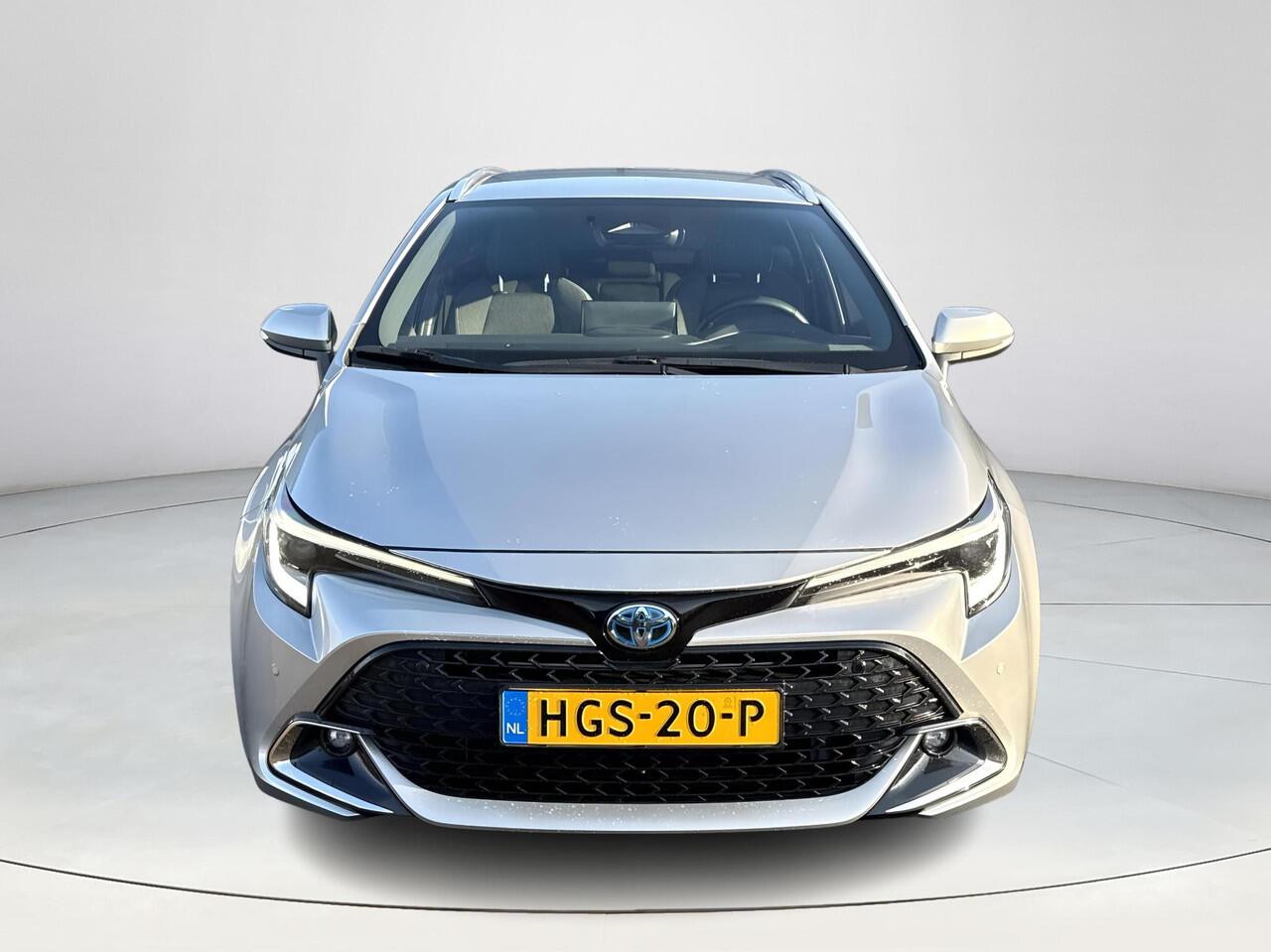 Toyota COROLLA Touring Sports Hybrid 140 Dynamic **STOELVERWARMING/ PARKEERSENSOREN/ KEYLESS/ ADAPTIEF CRUISE CONTROL**