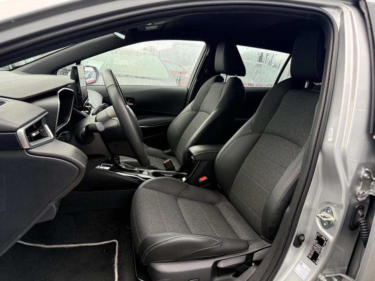 Toyota COROLLA Touring Sports Hybrid 140 Dynamic **STOELVERWARMING/ PARKEERSENSOREN/ KEYLESS/ ADAPTIEF CRUISE CONTROL**