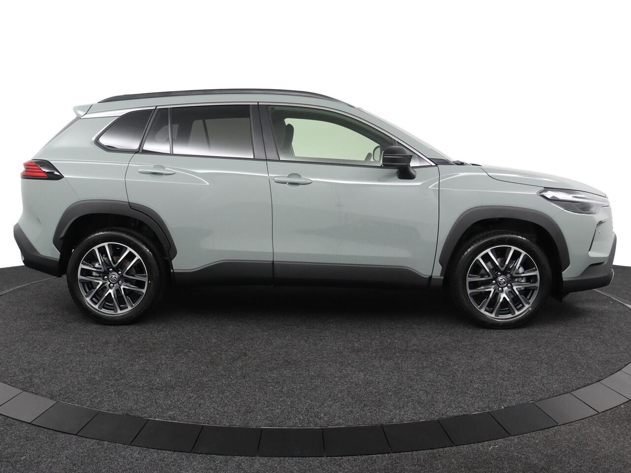 Toyota COROLLA Cross Hybrid 140 Dynamic | Apple Carplay/Android Auto | Elektrische Achterklep | Parkeersensoren | Stoel/Stuurverwarming |