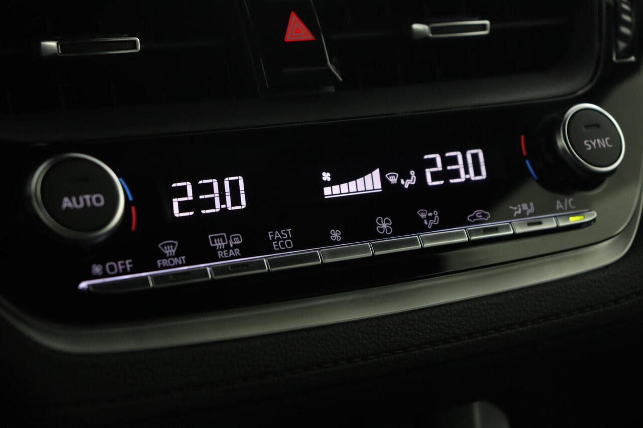 Toyota COROLLA Cross Hybrid 140 Style | Parkeer sensoren | Navigatie | Electrische achterklep |