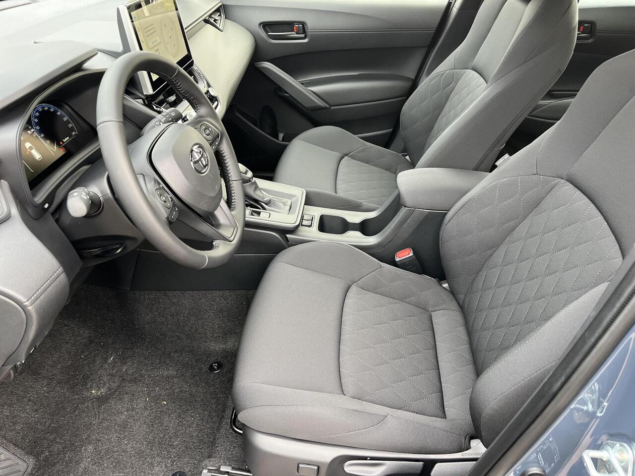 Toyota COROLLA Cross Hybrid 140 Active | Massive grey metallic | Safety Pack | Nieuw uit voorraad leverbaar |