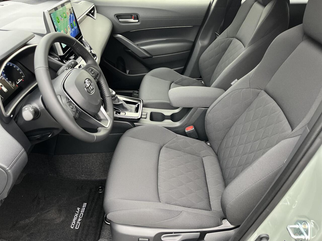 Toyota COROLLA Cross Hybrid 140 Dynamic | Urban Khaki | 2025 model | Demonstratie auto |