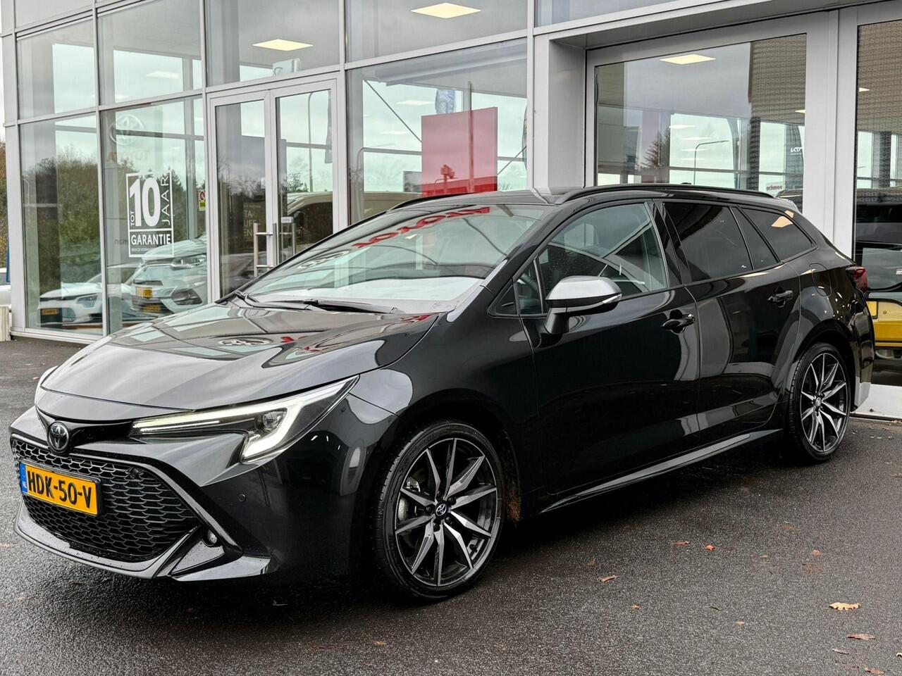 Toyota COROLLA Touring Sports Hybrid 200 GR Sport Plus Schuif-/Kanteldak | JBL premium geluid | Dodehoekdetectie | Parkeersensoren rondom | Stoelverwarming voor+achter