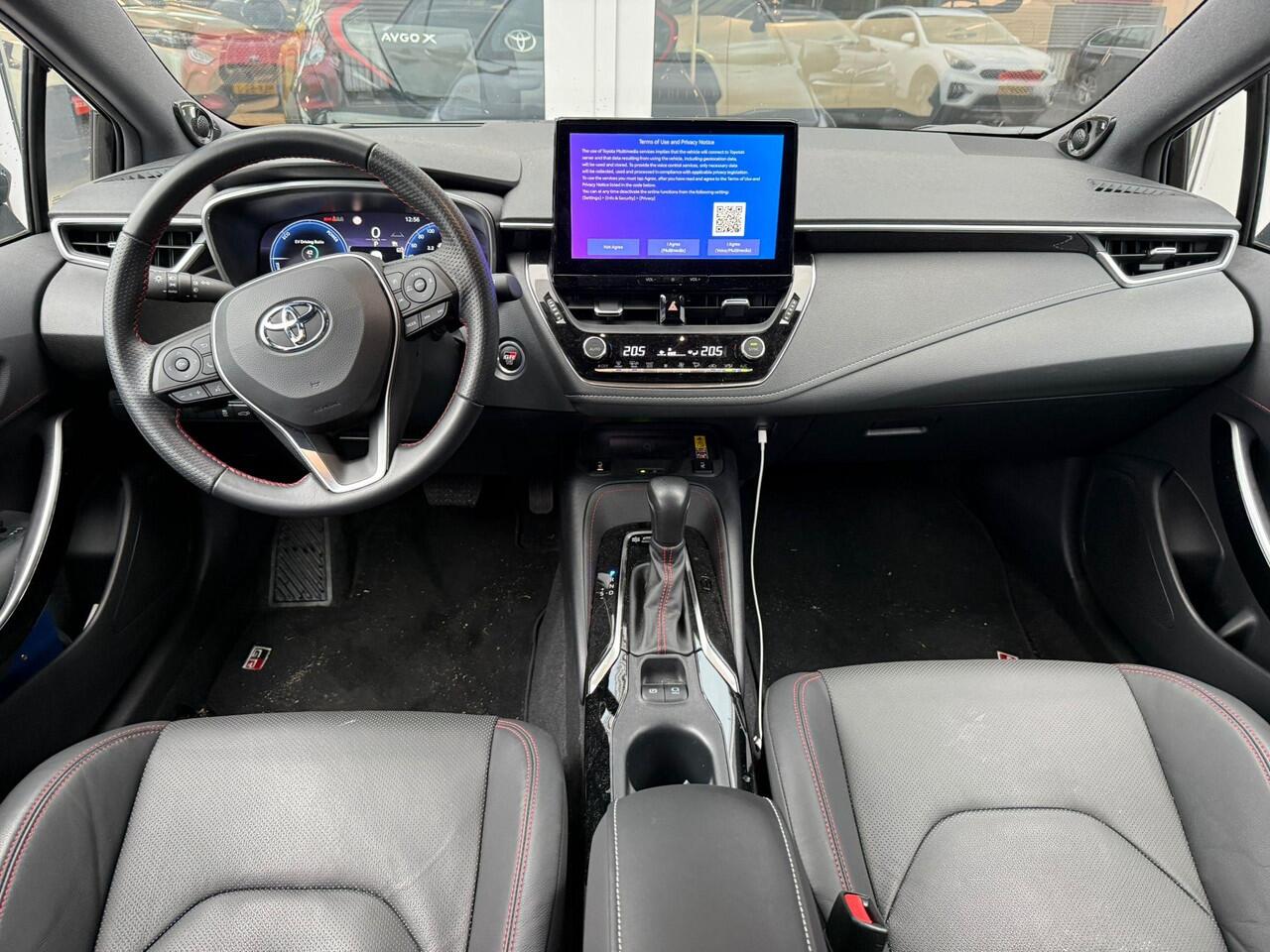 Toyota COROLLA Touring Sports Hybrid 200 GR Sport Plus Schuif-/Kanteldak | JBL premium geluid | Dodehoekdetectie | Parkeersensoren rondom | Stoelverwarming voor+achter