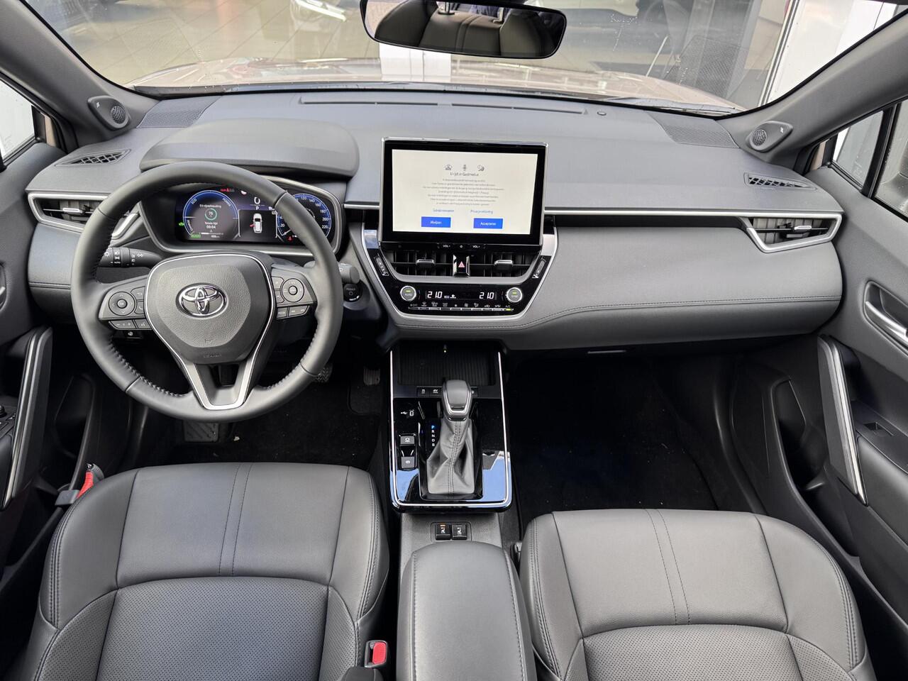 Toyota COROLLA Cross Hybrid 180 Executive | Parkeersensoren Voor+achter | BSM | JBL Premium geluid | Lederen bekleding | Stoel/stuurverwarming