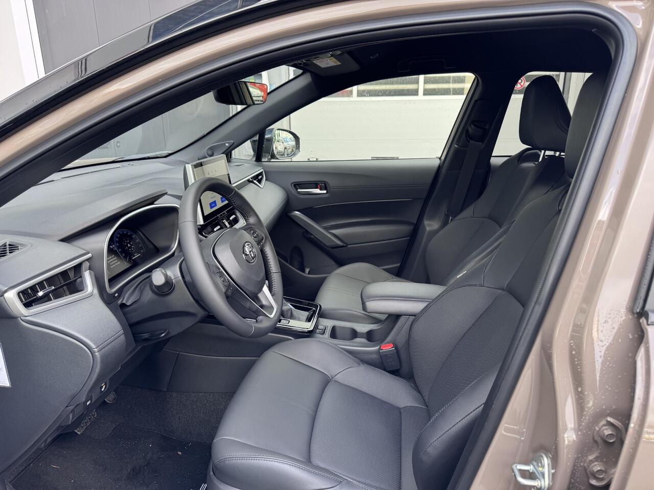 Toyota COROLLA Cross Hybrid 180 Executive | Parkeersensoren Voor+achter | BSM | JBL Premium geluid | Lederen bekleding | Stoel/stuurverwarming